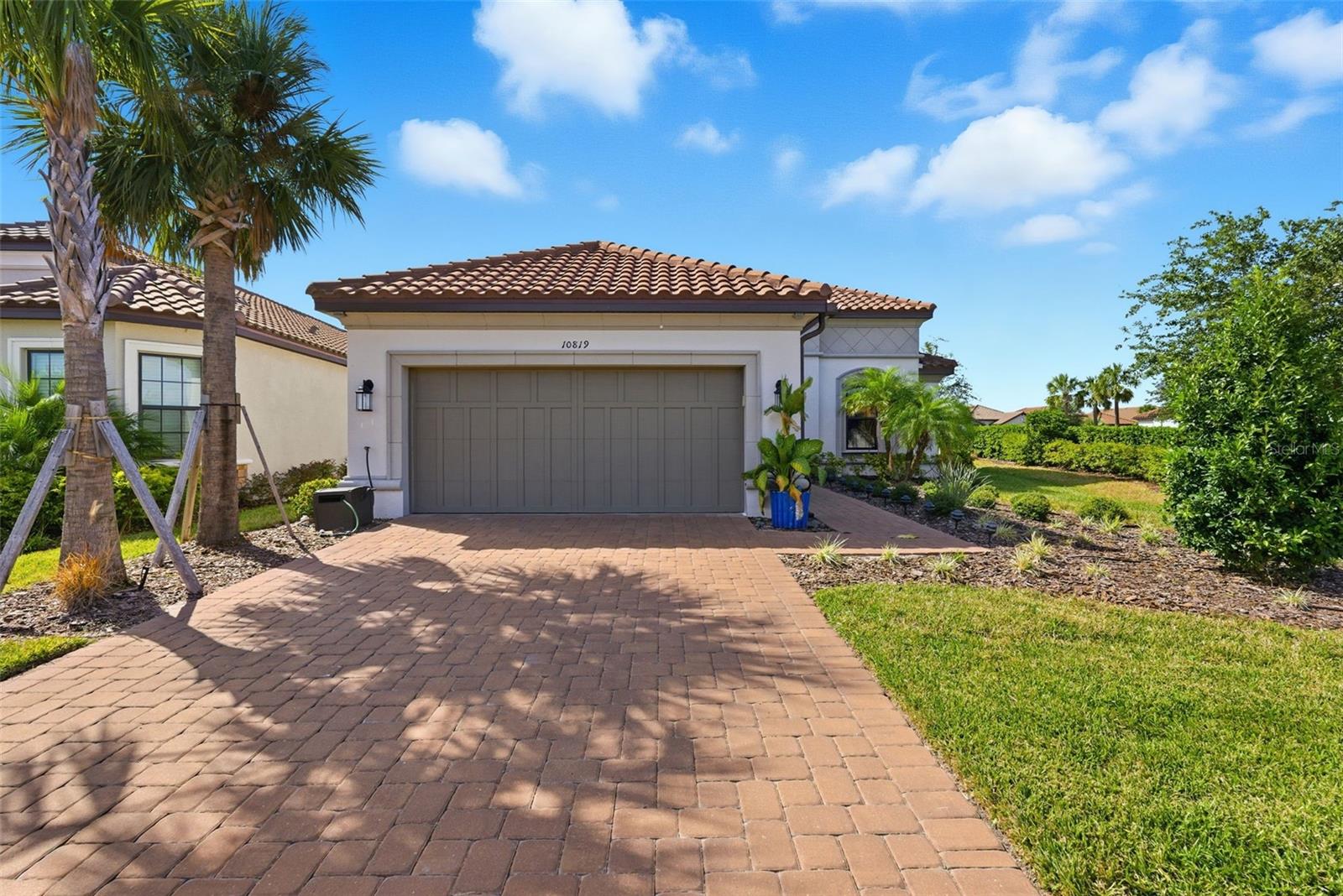 10819 WICKER PARK PL