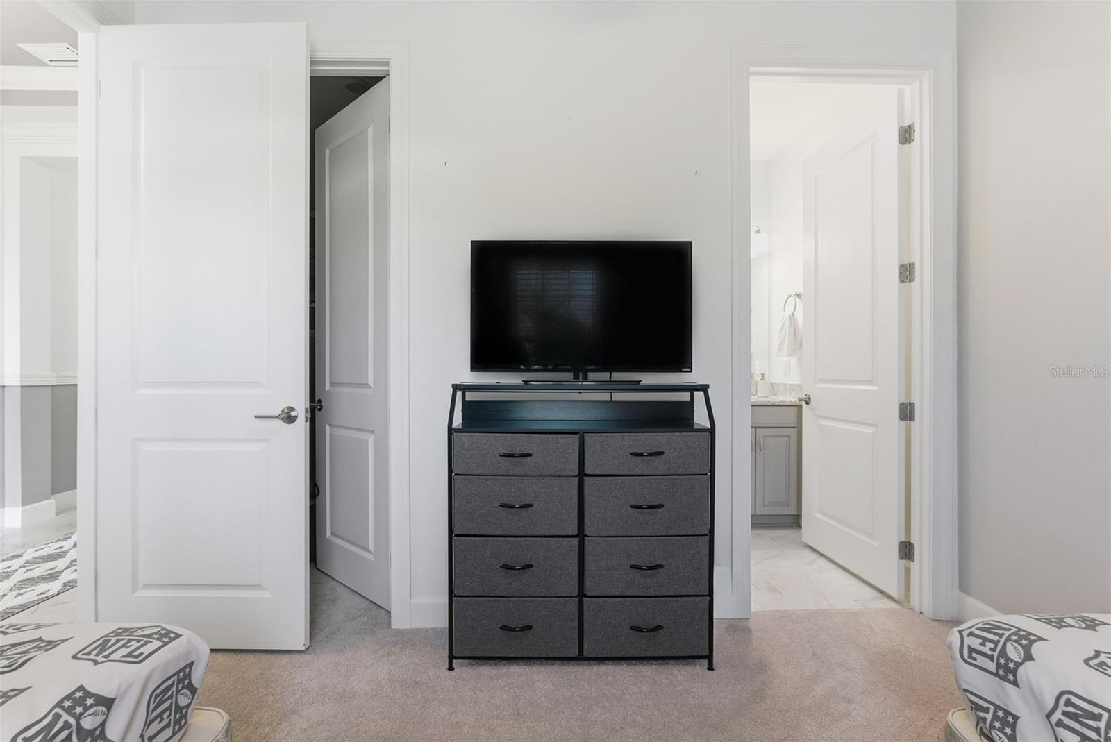 10819 WICKER PARK PL