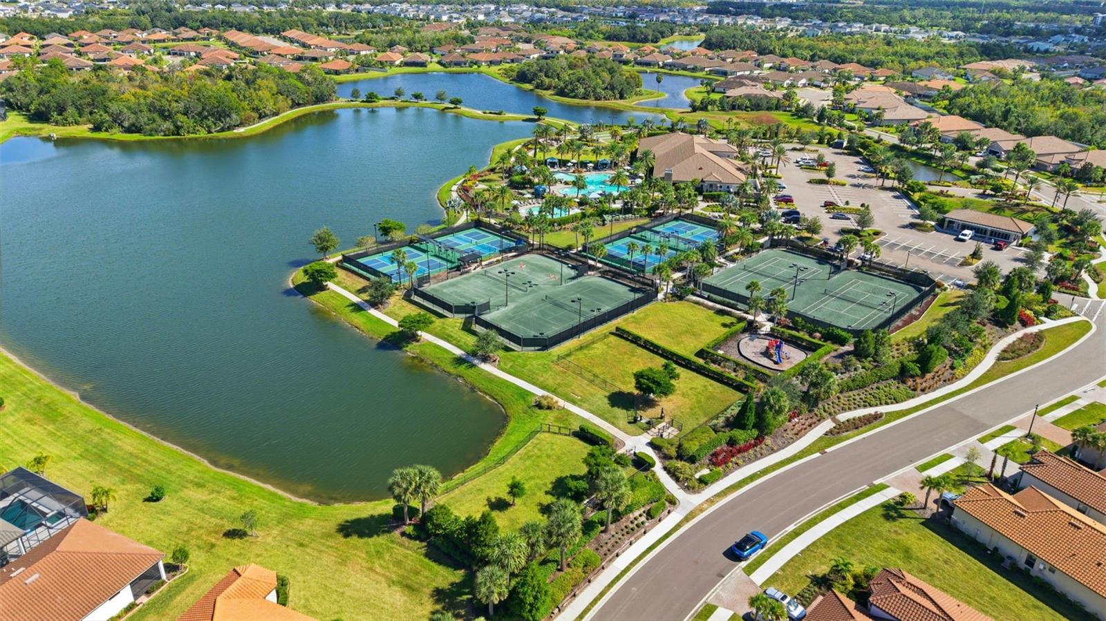 10819 WICKER PARK PL