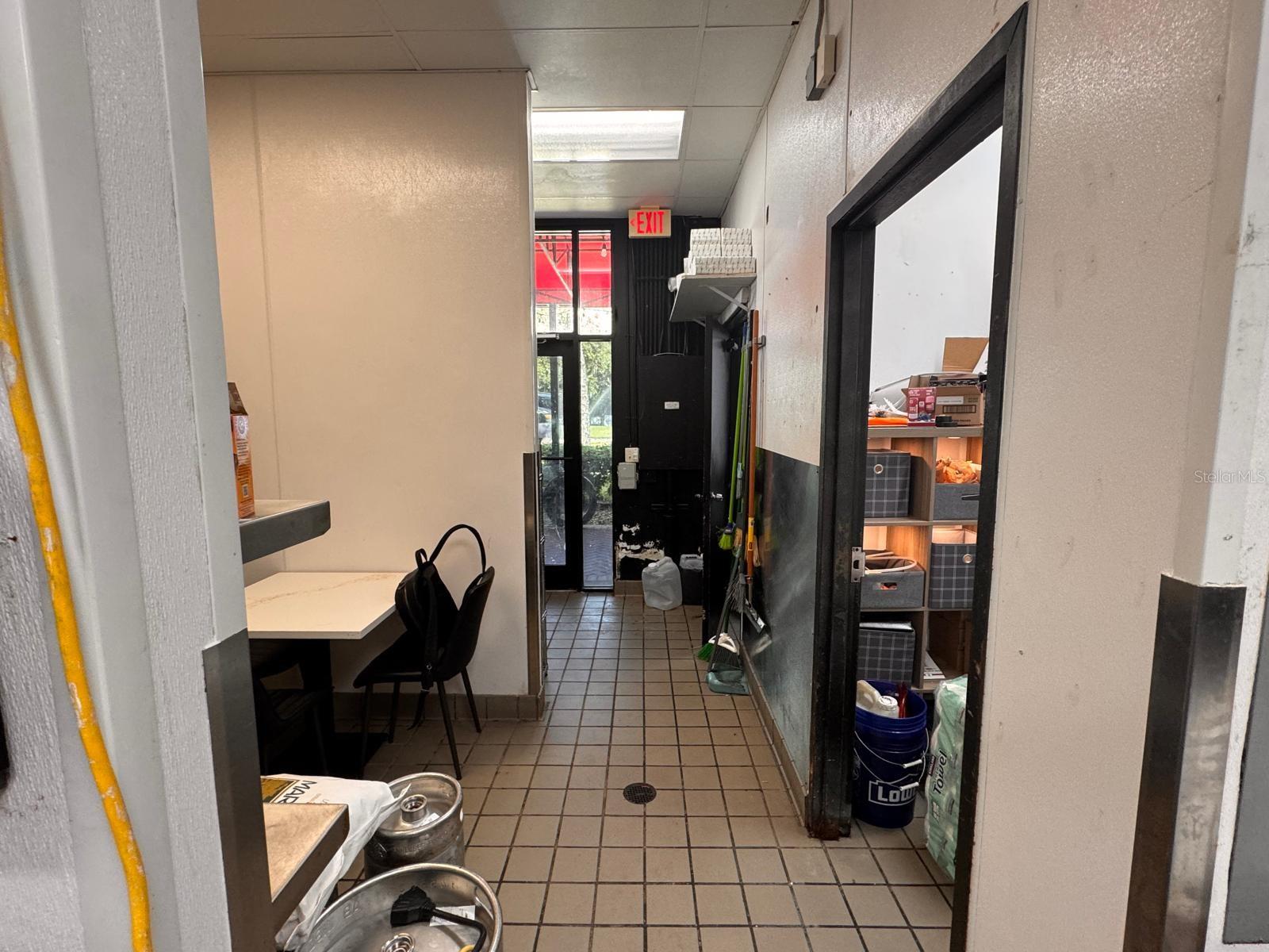 9664 W LINEBAUGH AVE