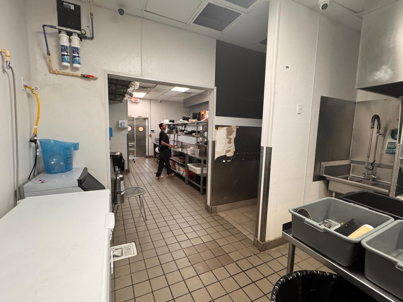 9664 W LINEBAUGH AVE