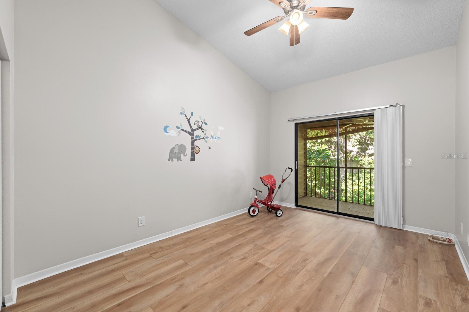 1919 WHISPERING WAY
