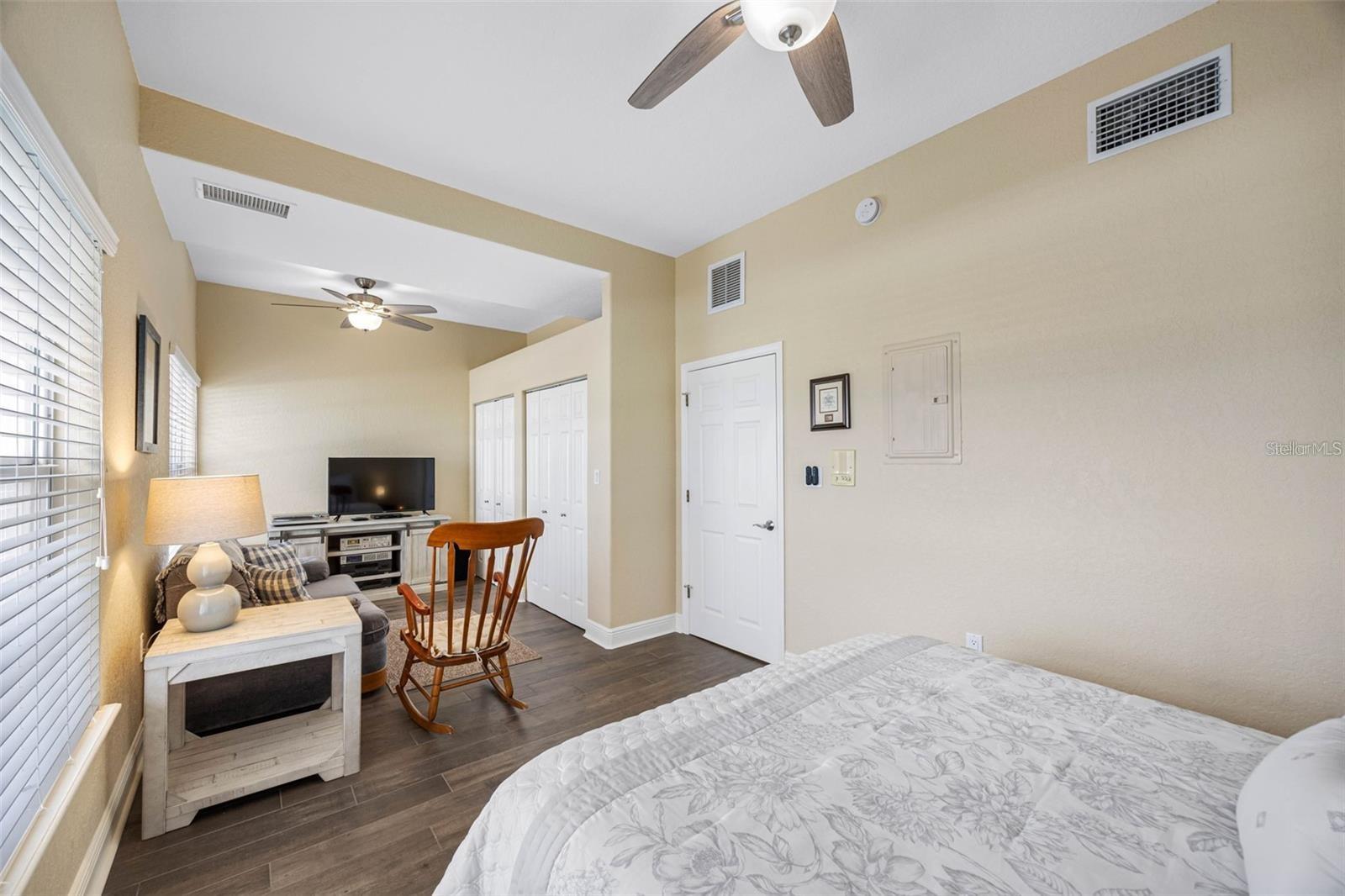 146 175TH TERRACE DR E