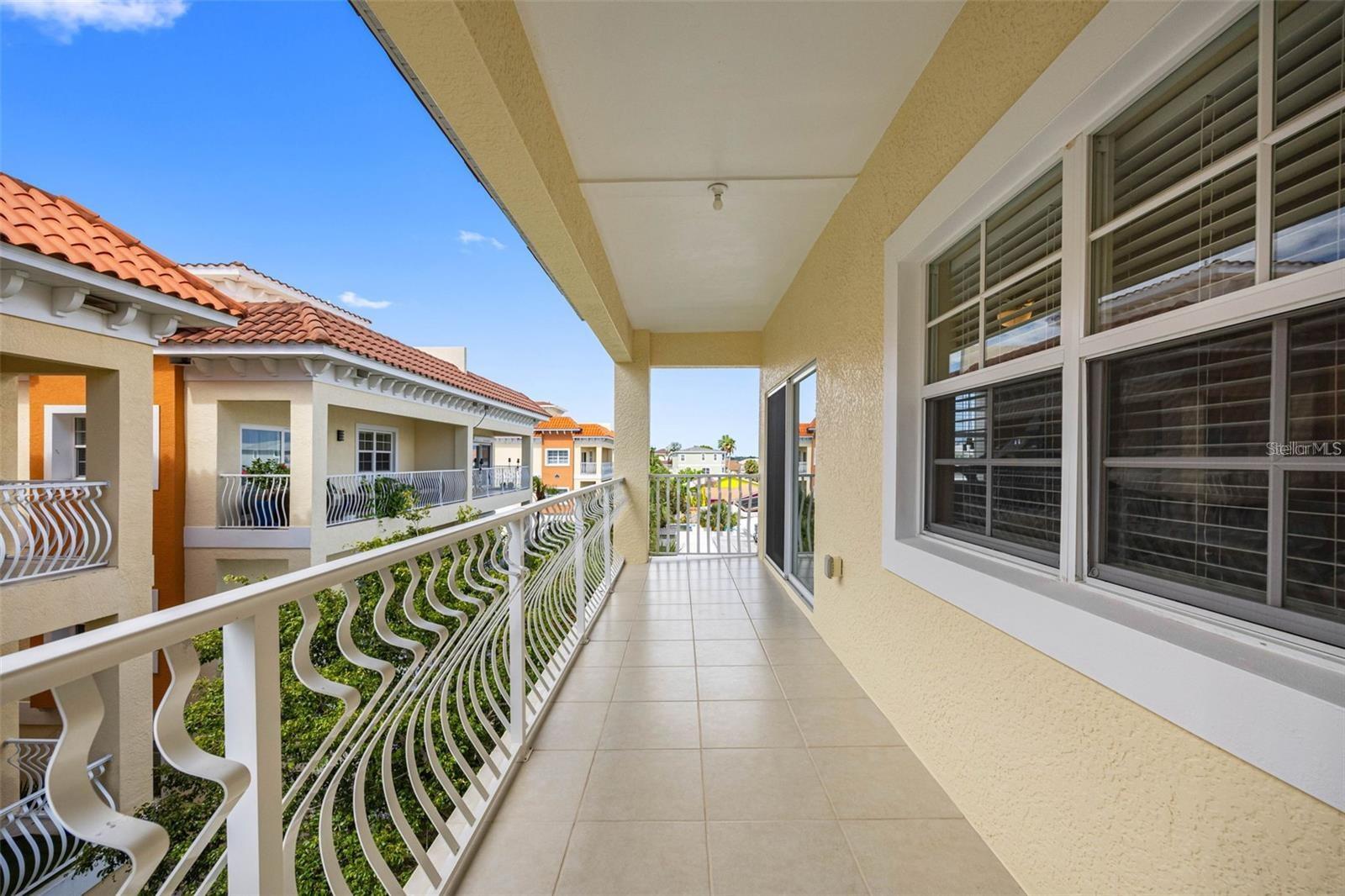 146 175TH TERRACE DR E