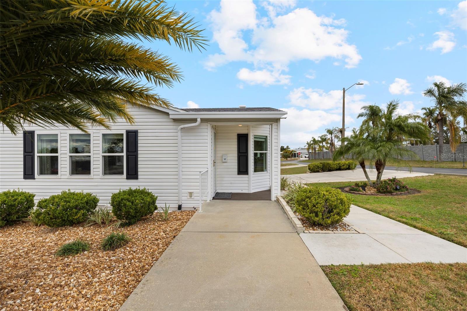 37652 NEW HORIZONS BLVD