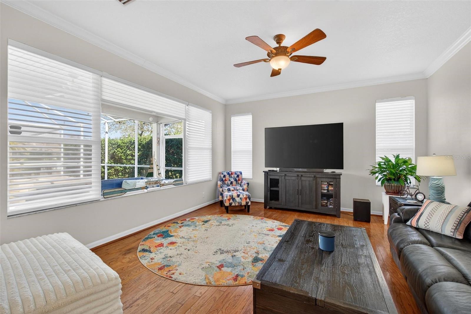 1006 ROBINWOOD DR