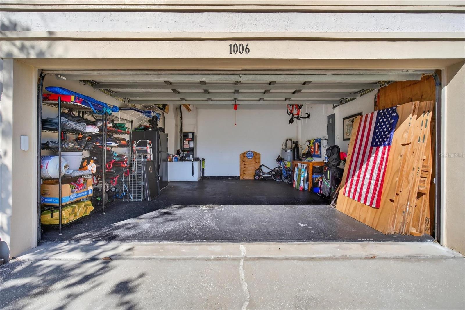 1006 ROBINWOOD DR