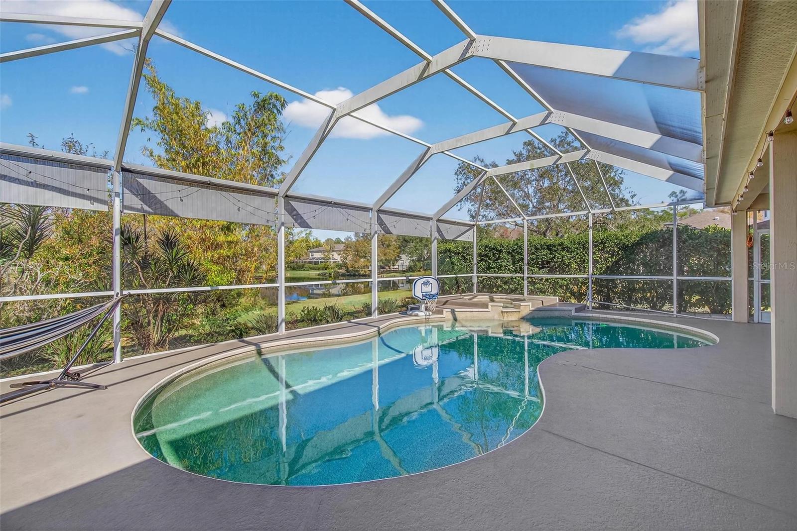 1006 ROBINWOOD DR