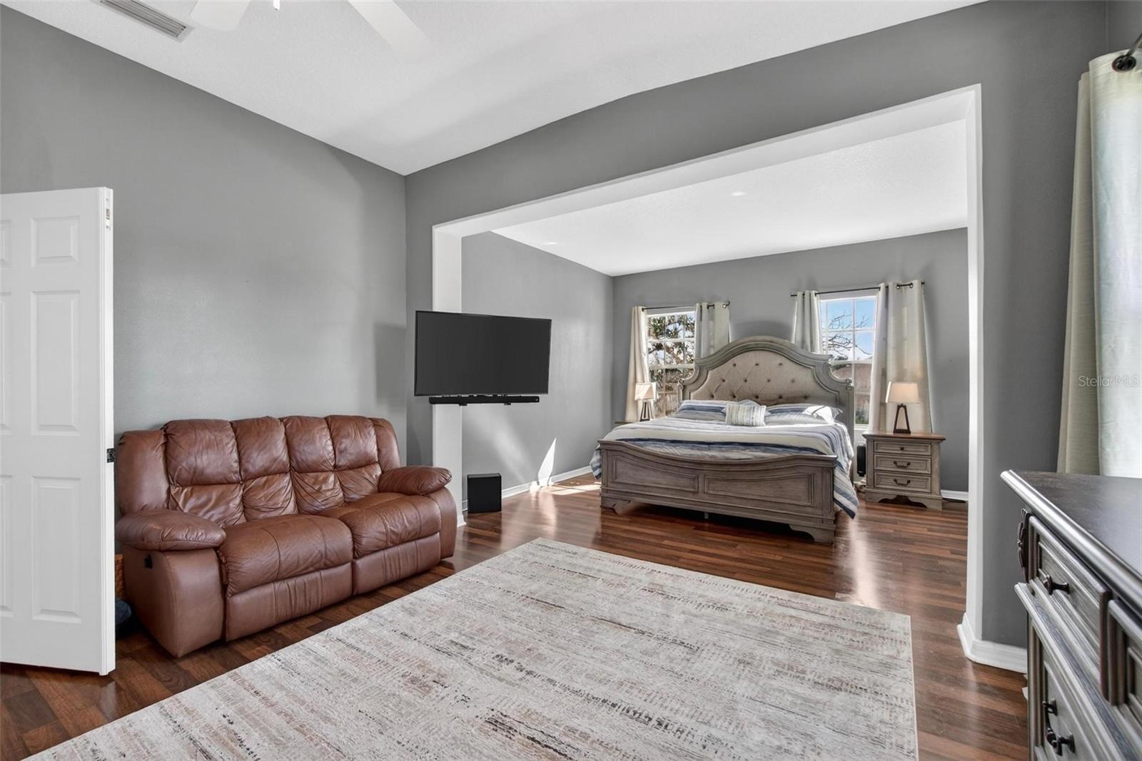 1006 ROBINWOOD DR