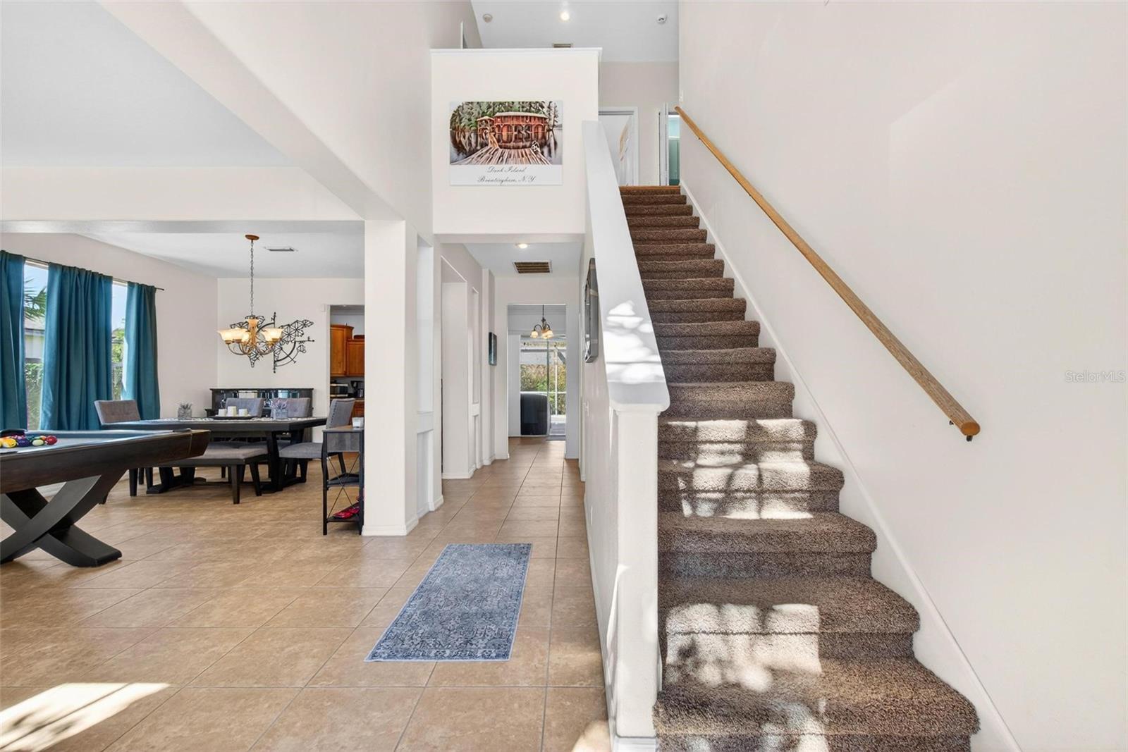 1006 ROBINWOOD DR