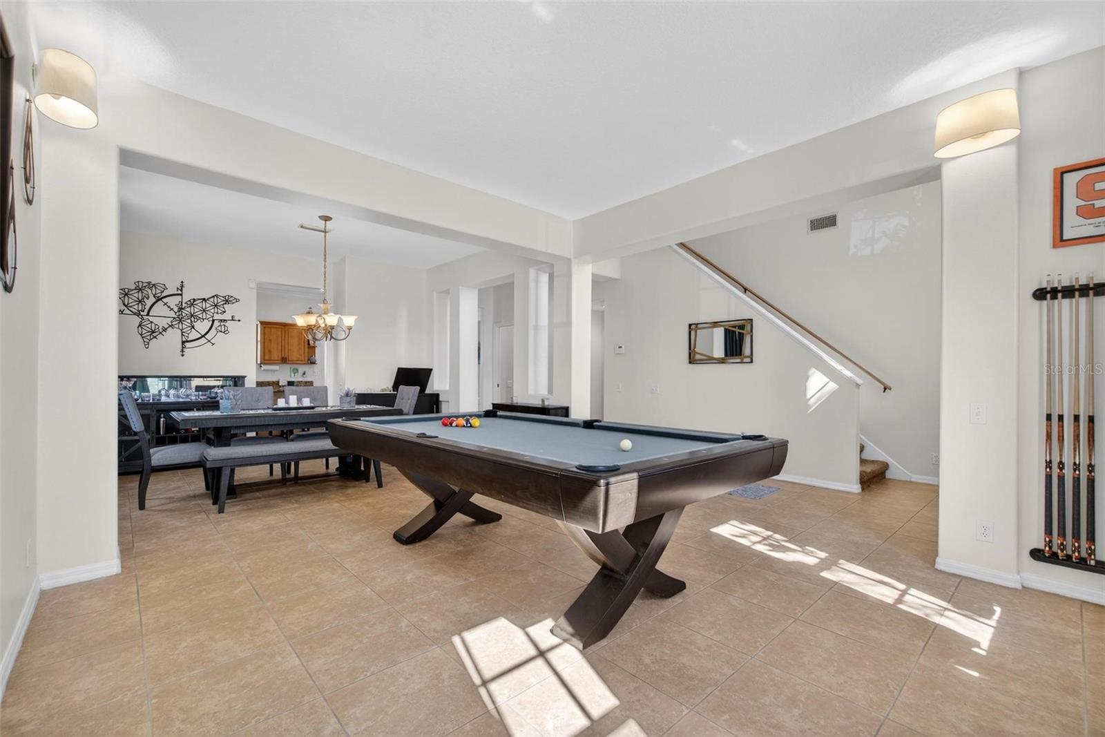 1006 ROBINWOOD DR