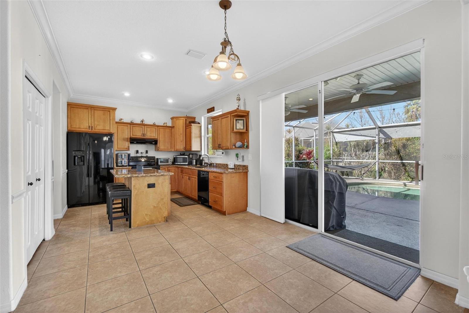 1006 ROBINWOOD DR
