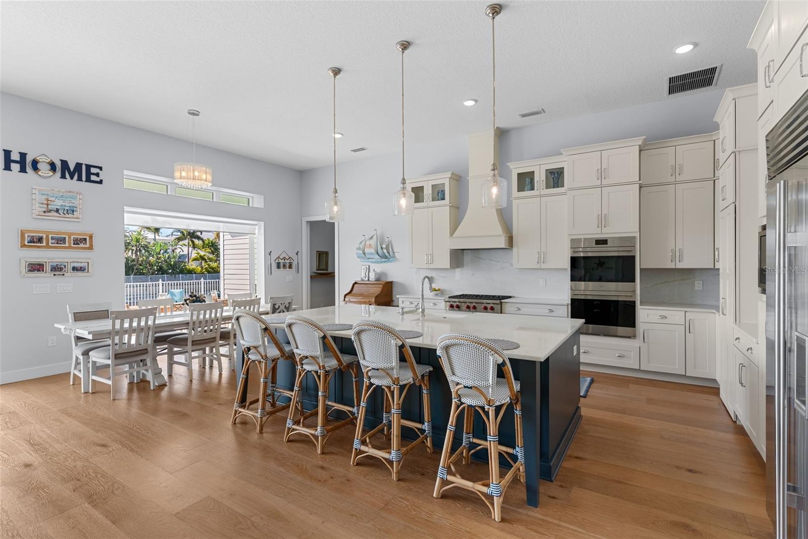 708 PINCKNEY DR