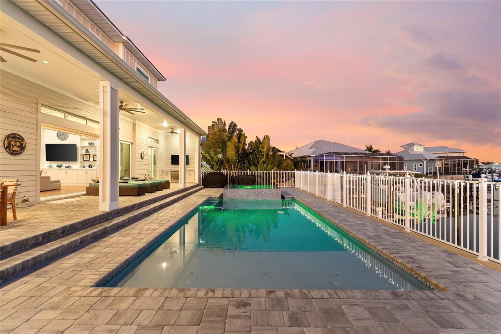 708 PINCKNEY DR
