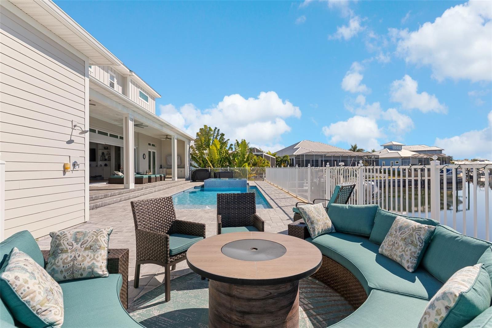 708 PINCKNEY DR
