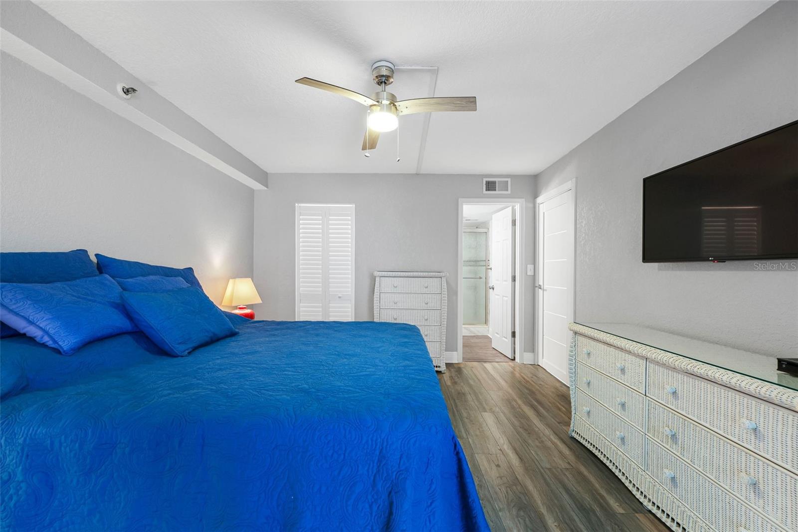 14900 GULF BLVD #304