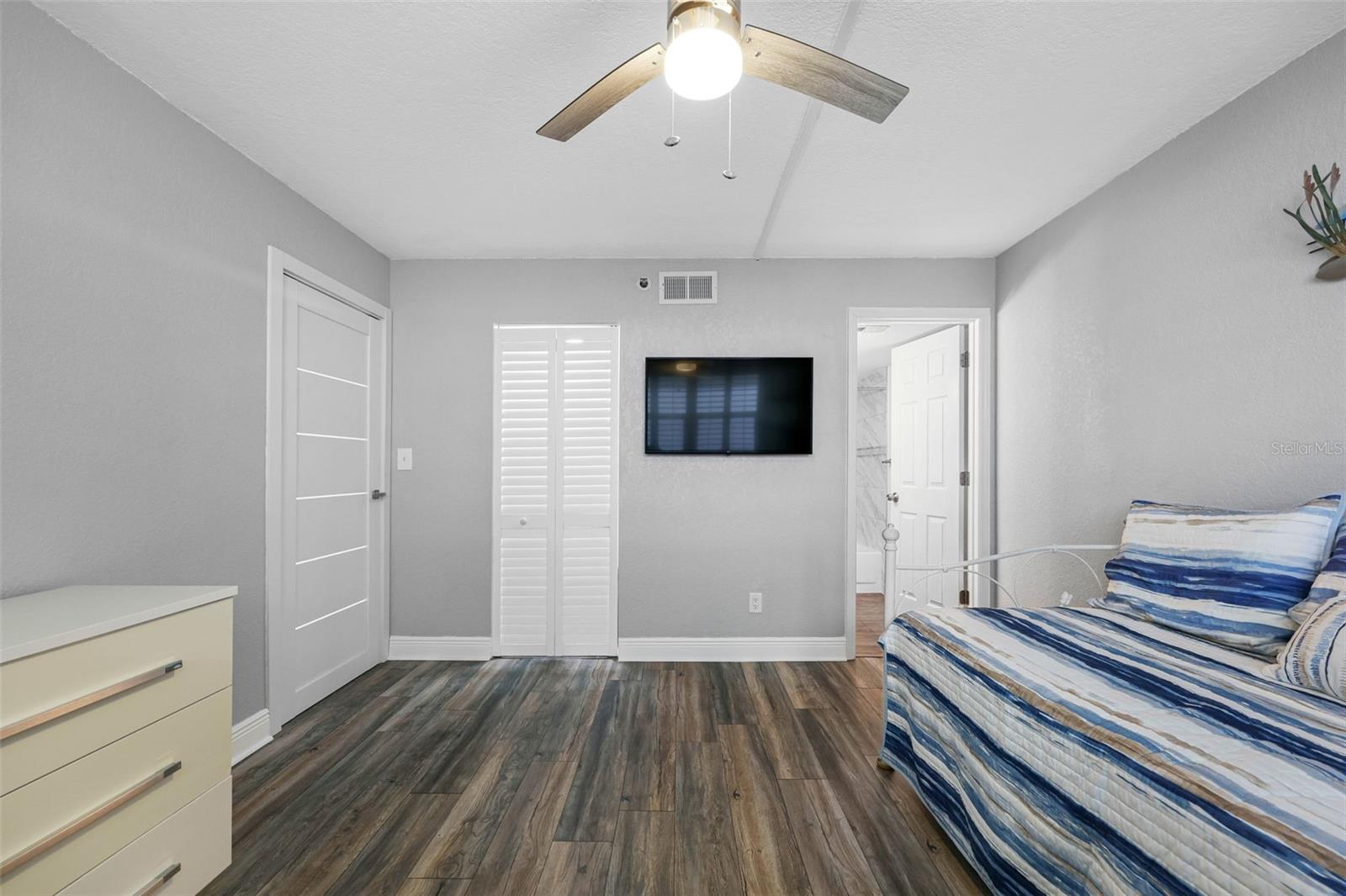 14900 GULF BLVD #304