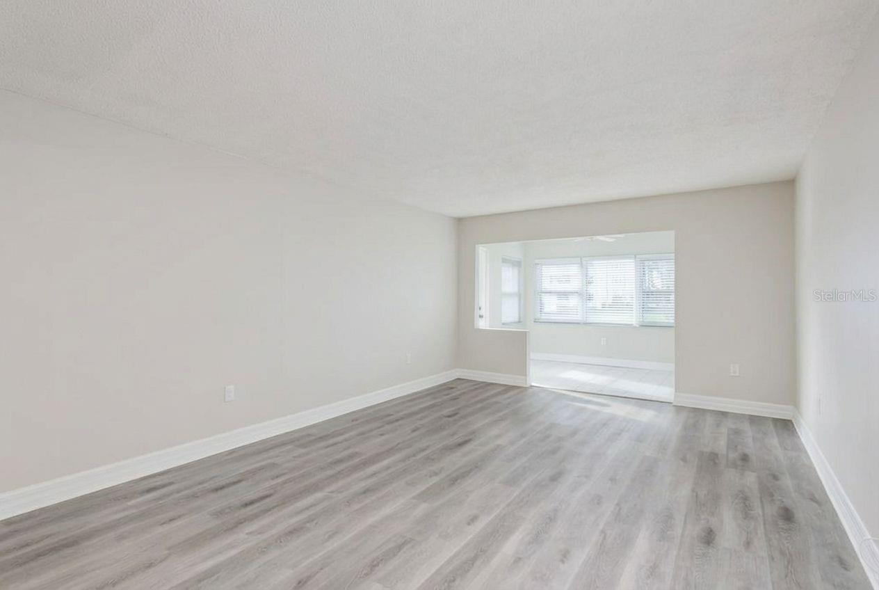 8 GLENCOE PL #104