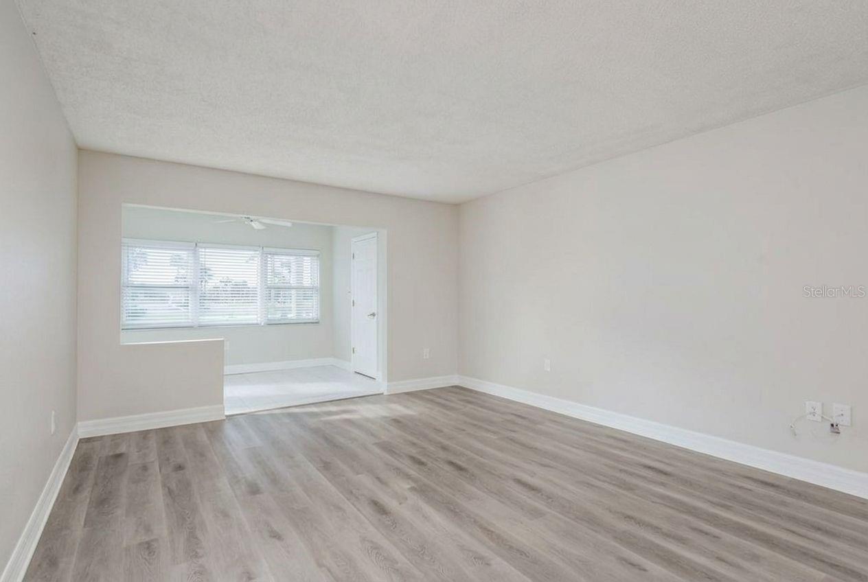 8 GLENCOE PL #104