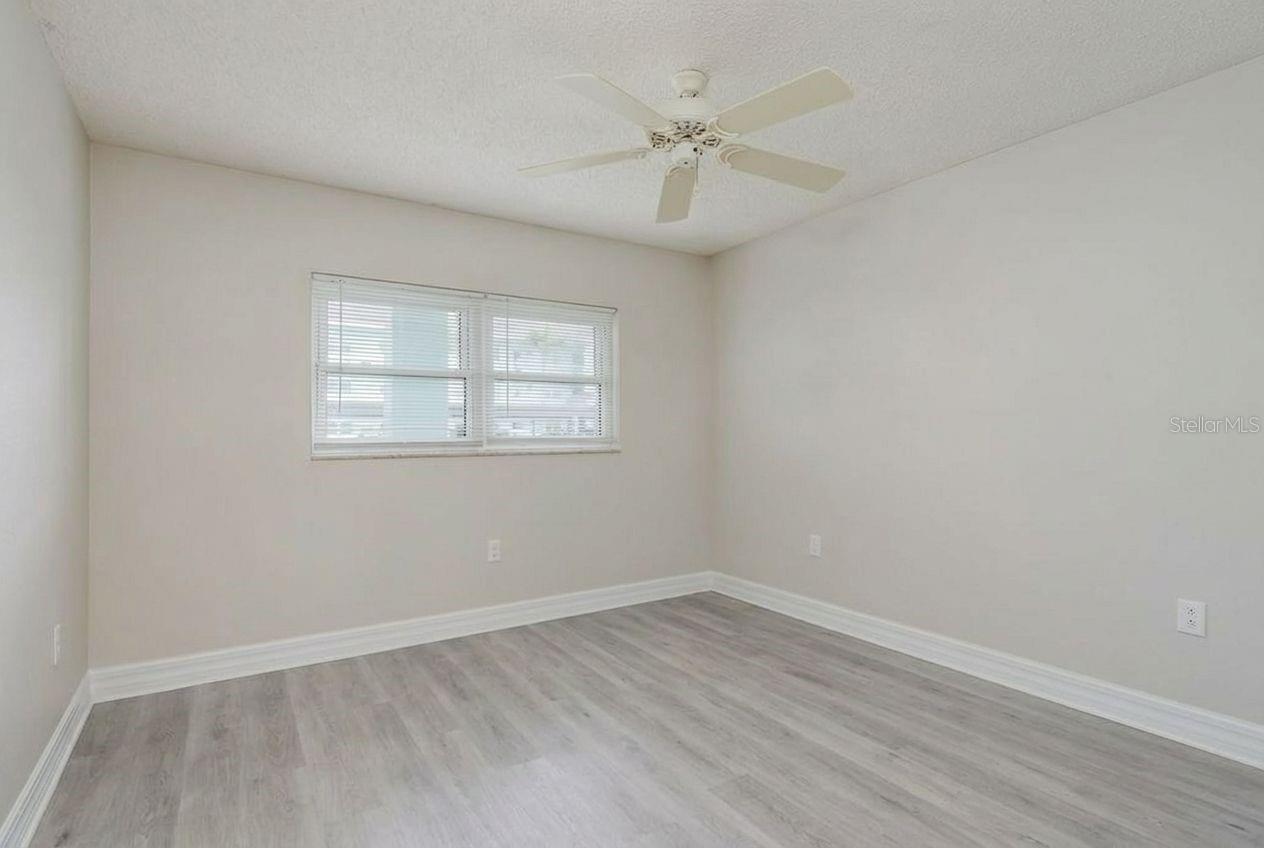 8 GLENCOE PL #104
