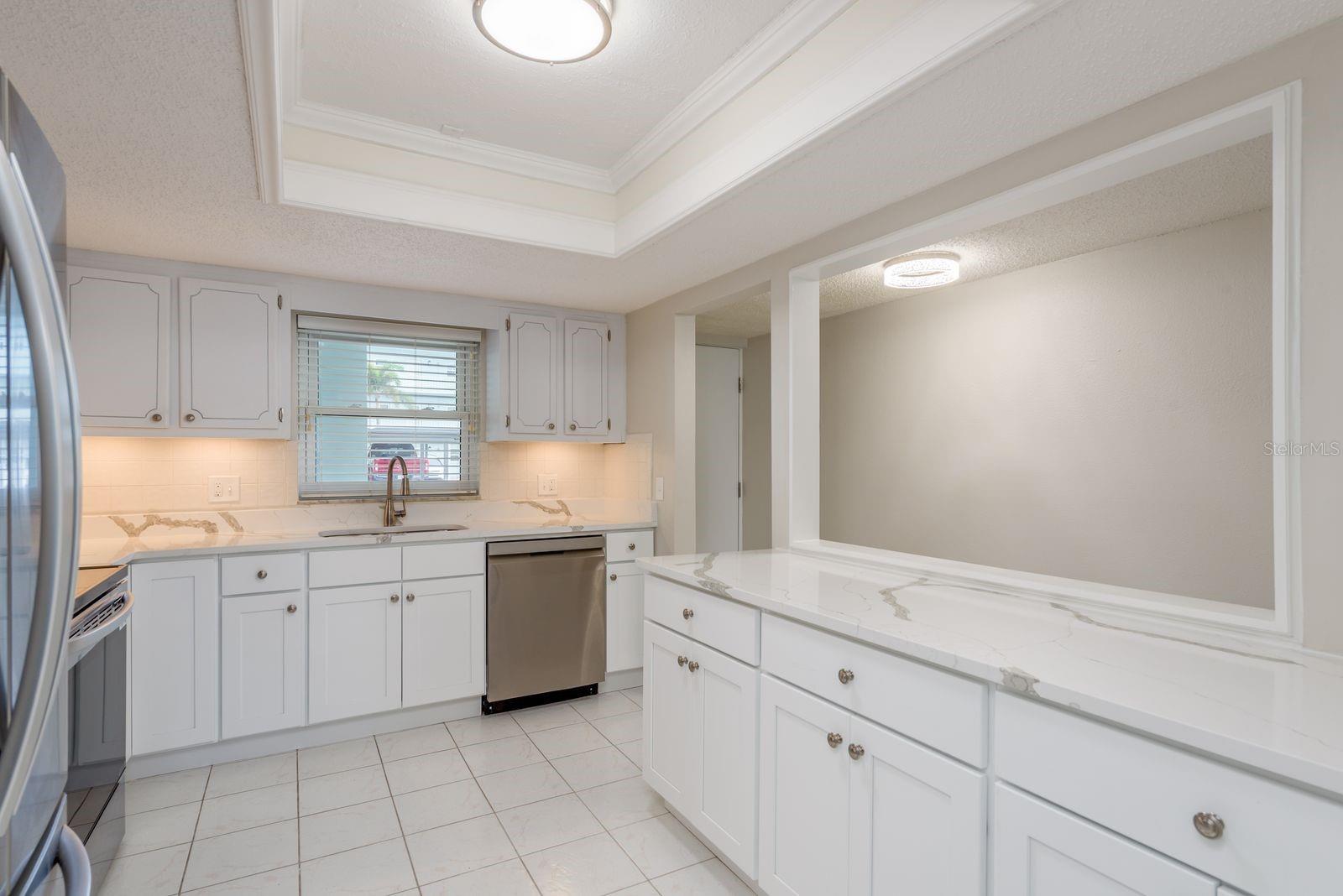 8 GLENCOE PL #104
