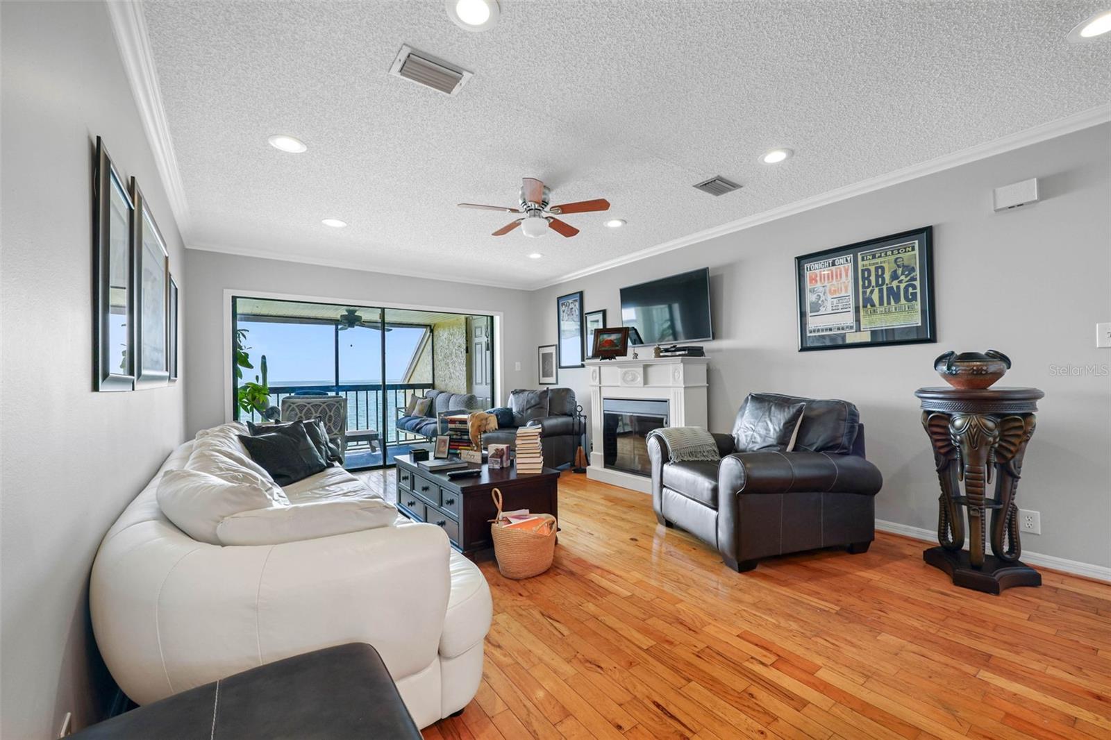 7300 SUNSHINE SKYWAY LN S #210