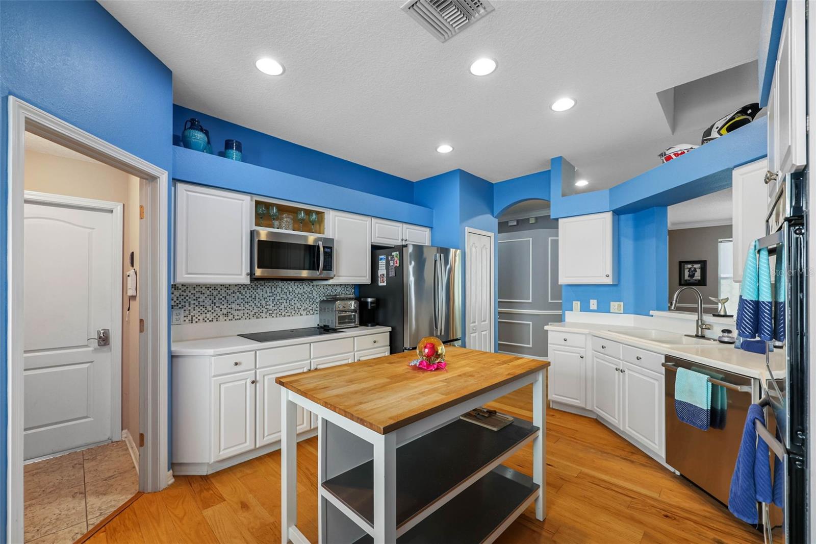 2510 CROSS MORE ST