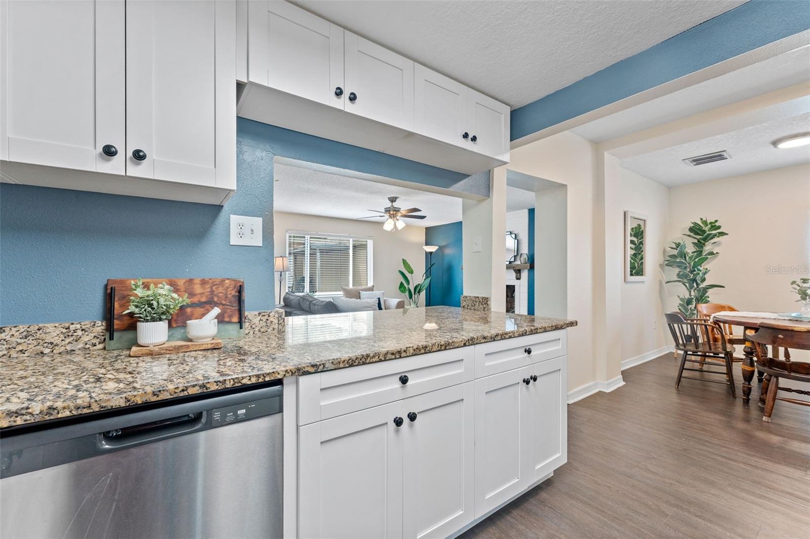 1438 SANTA ANNA DR