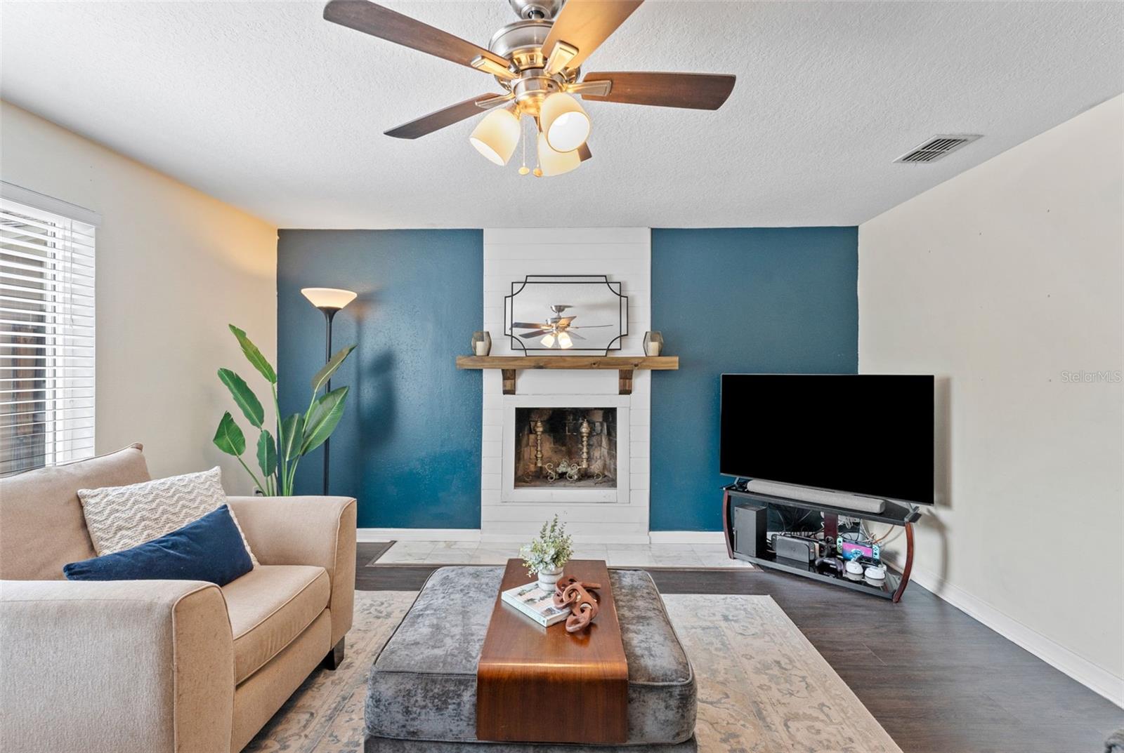 1438 SANTA ANNA DR