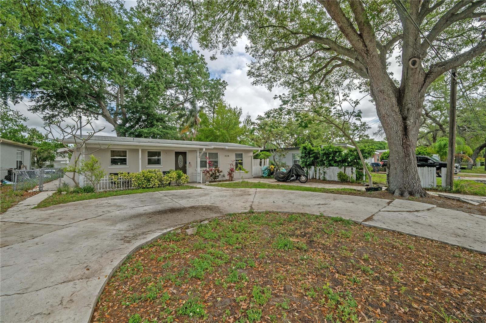 2119 W HENRY AVE
