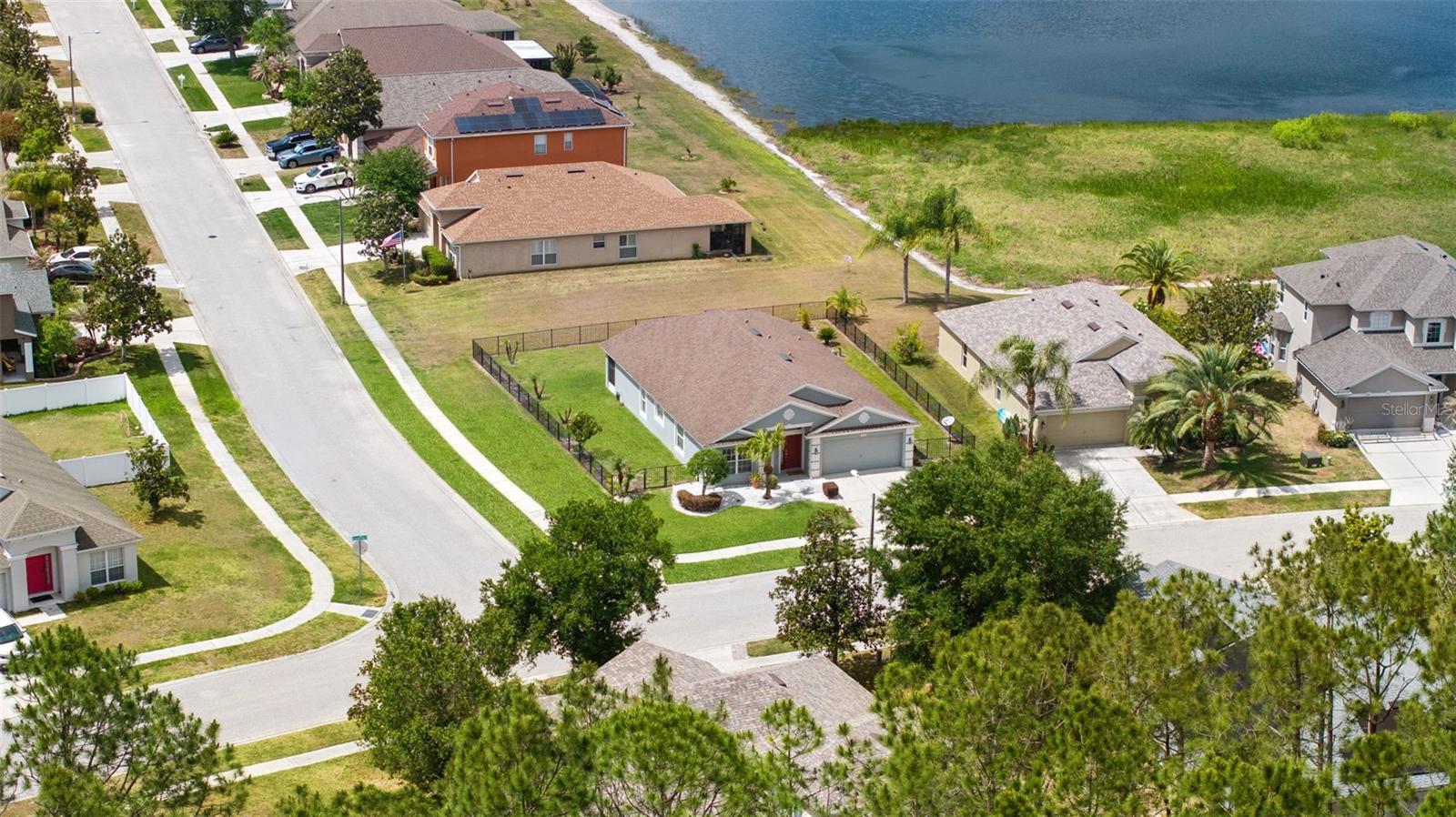 7619 CRESCENT PALM DR