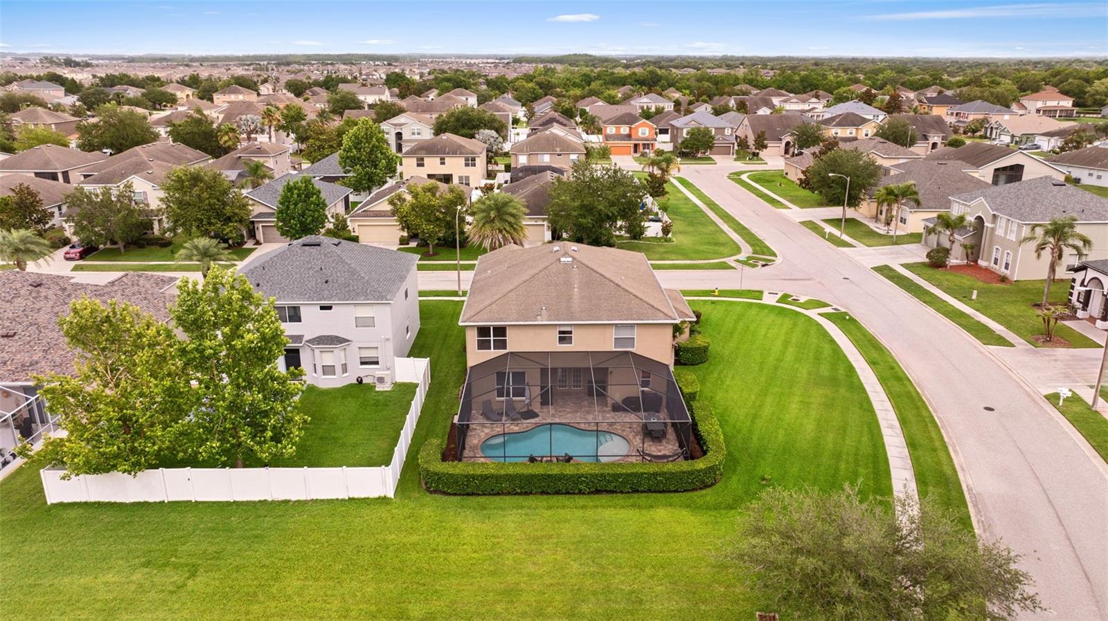 7627 RATHDOWN LN