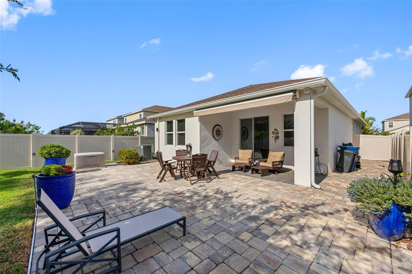 5513 LOS ROBLES CT