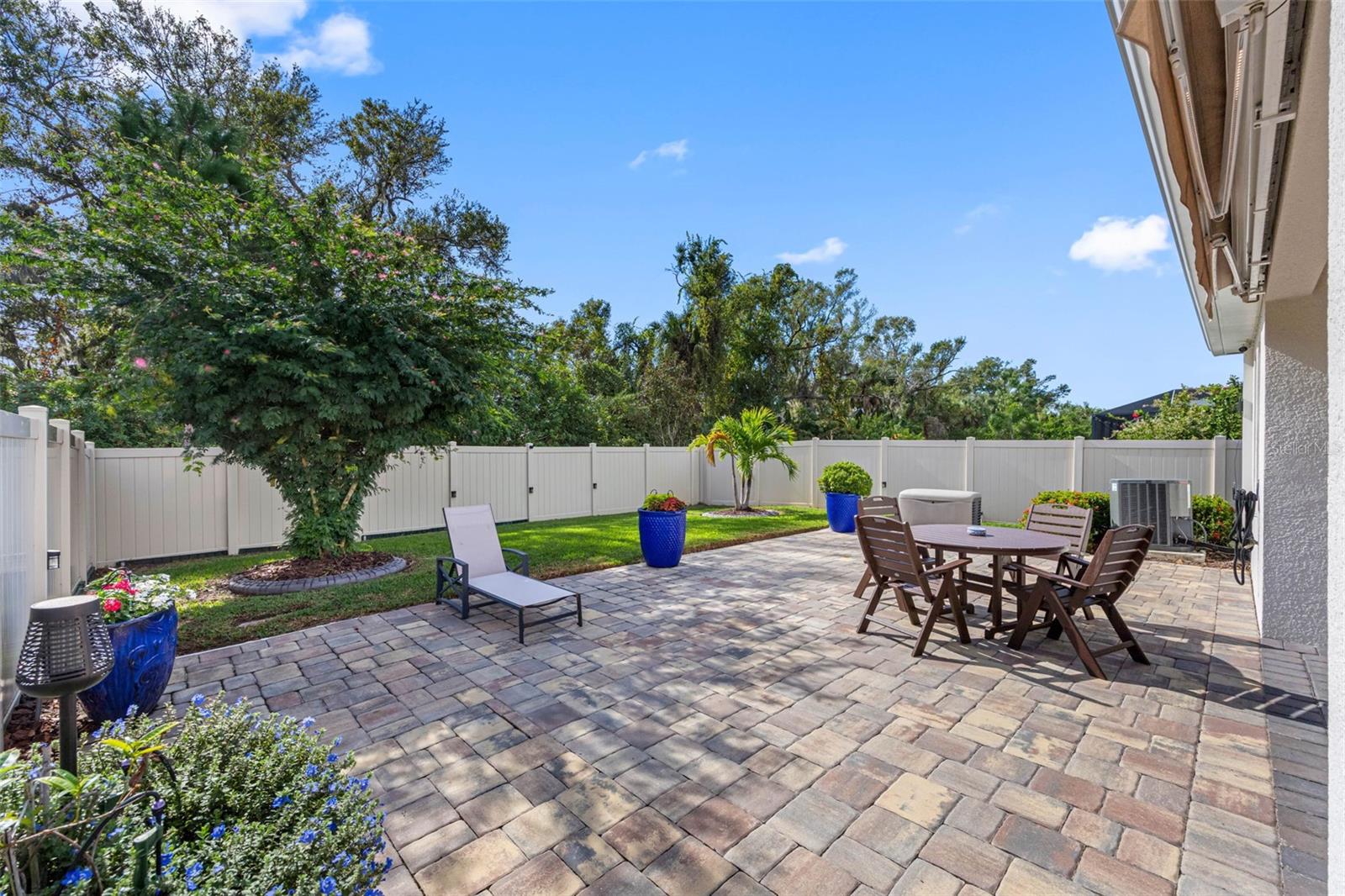 5513 LOS ROBLES CT