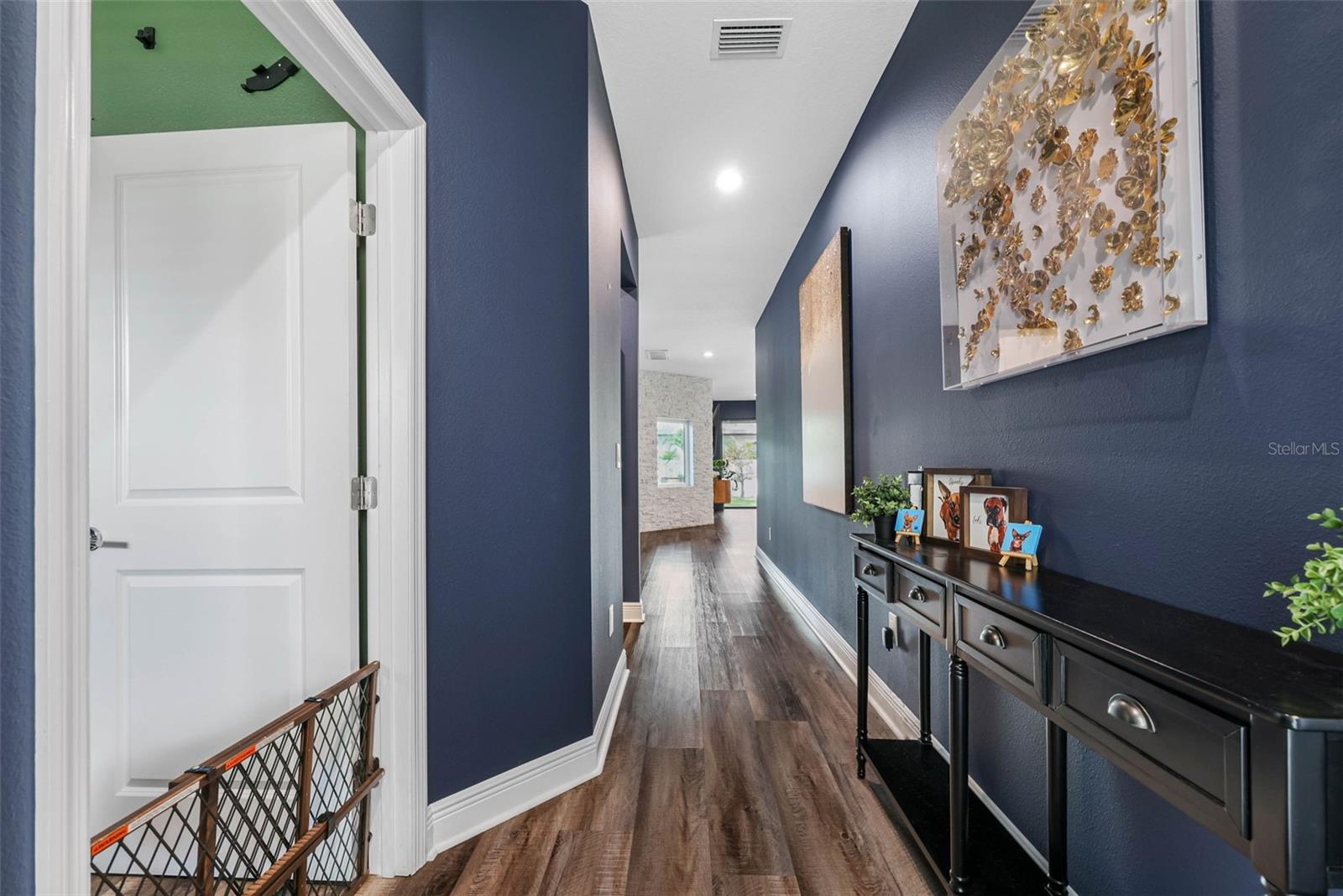 7507 N DARTMOUTH AVE