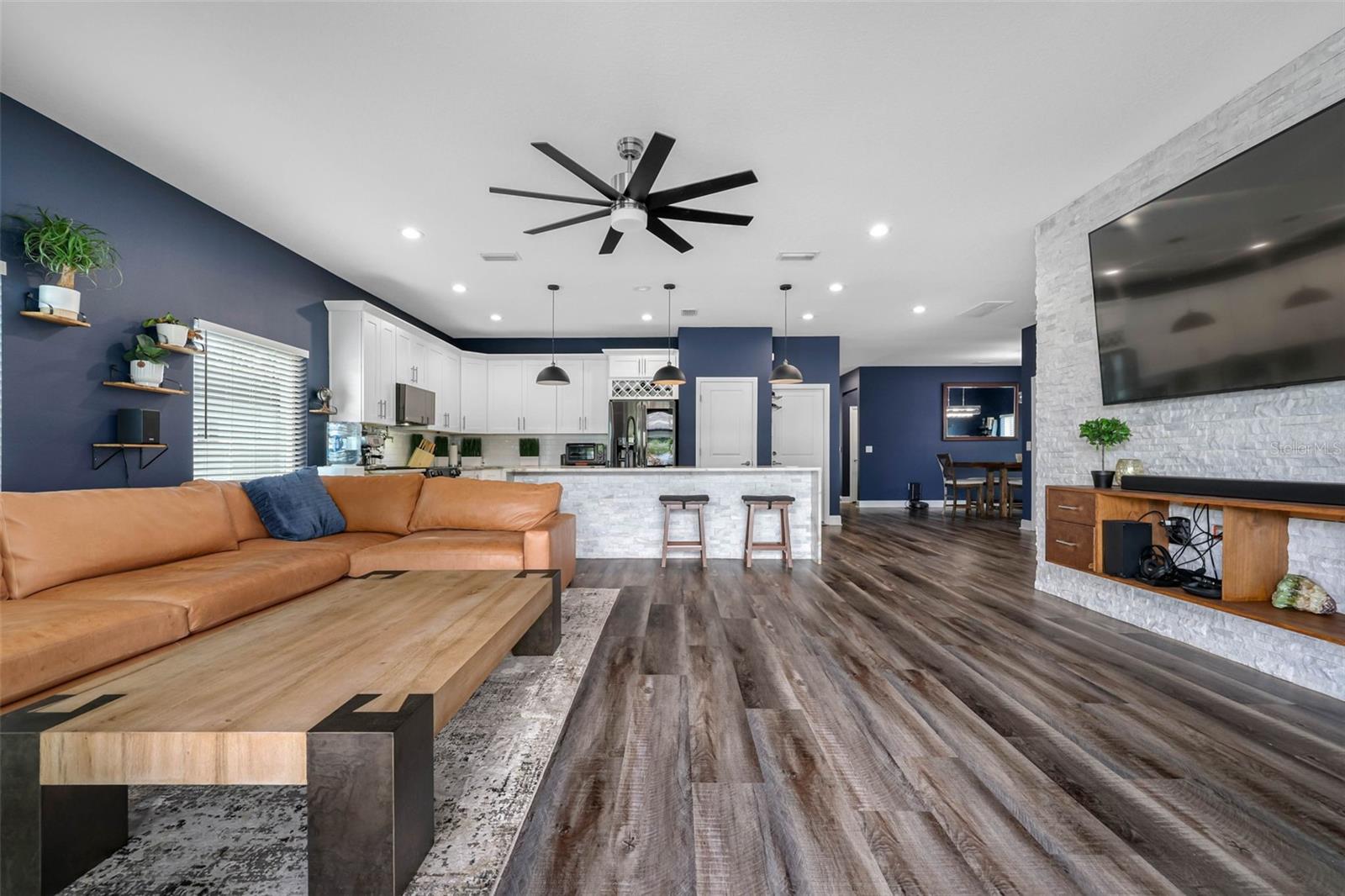 7507 N DARTMOUTH AVE