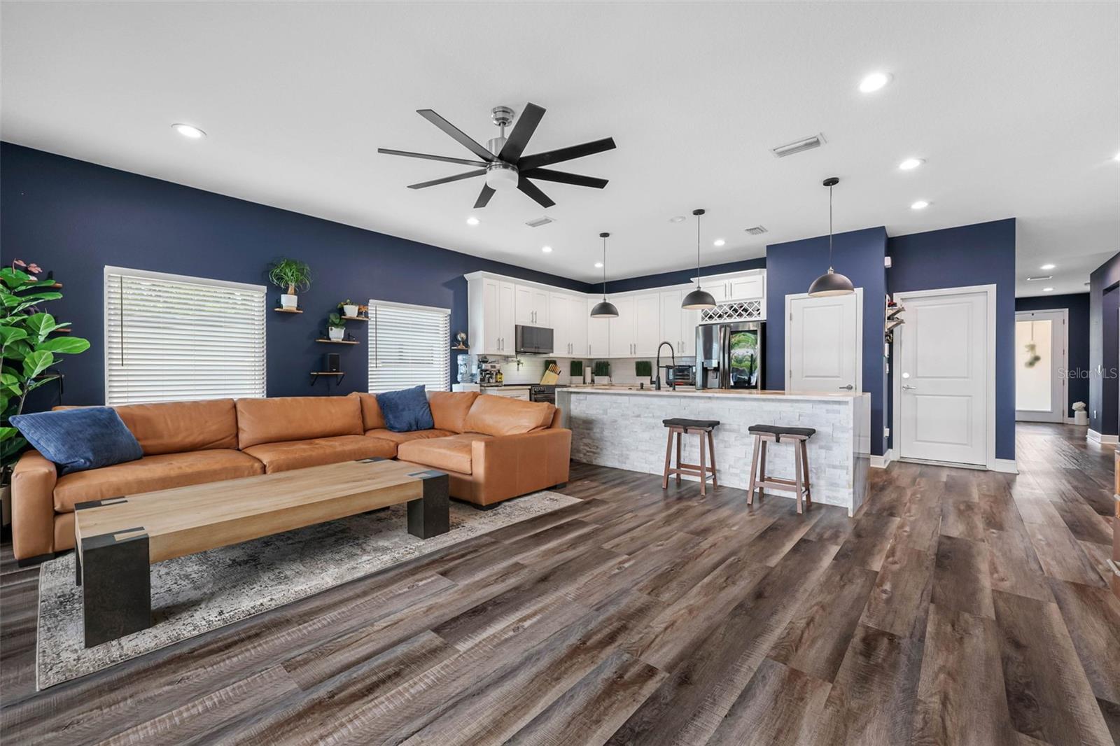 7507 N DARTMOUTH AVE