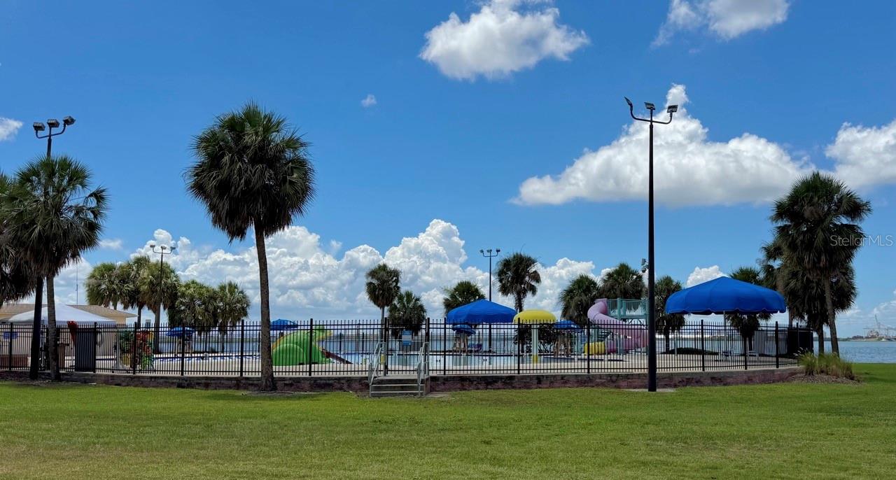 315 S BERMUDA BLVD