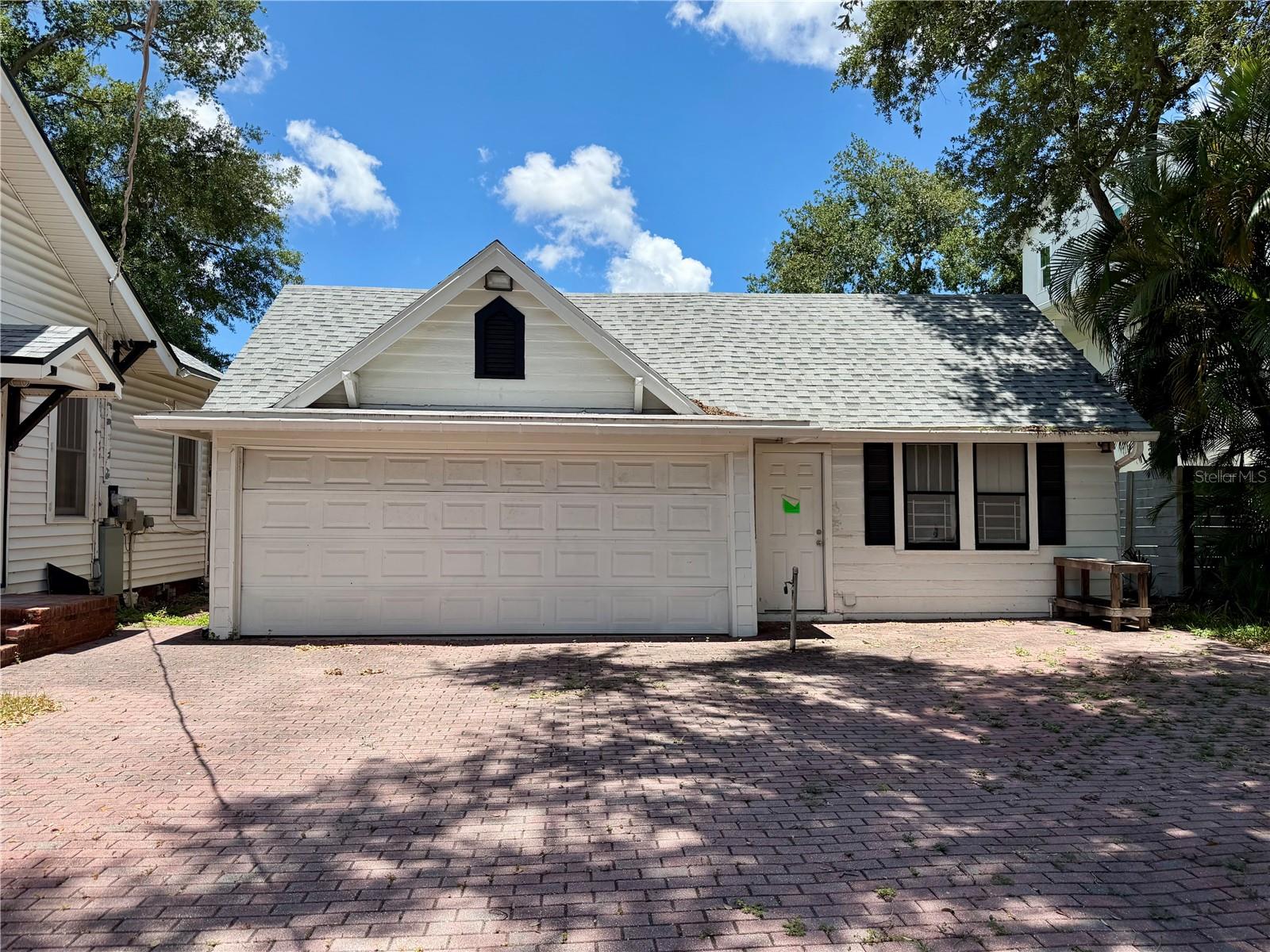 315 S BERMUDA BLVD