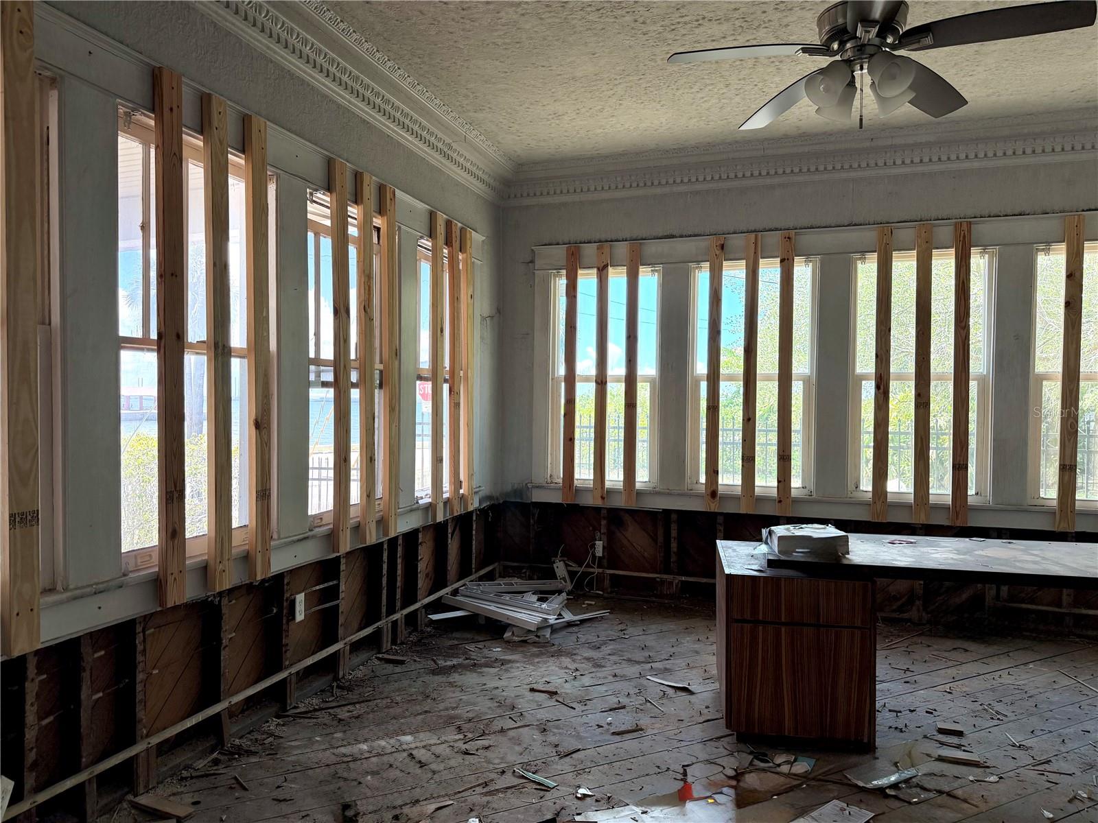 315 S BERMUDA BLVD