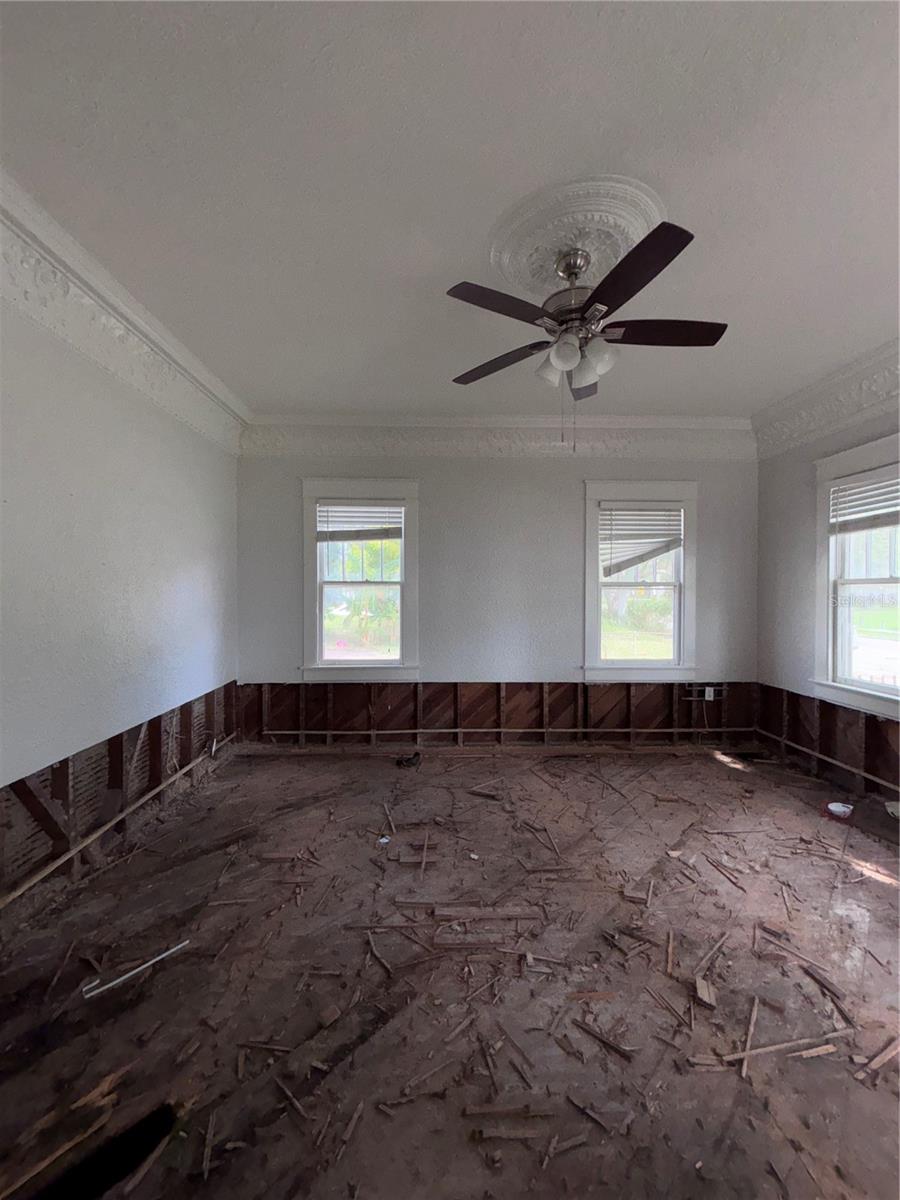 315 S BERMUDA BLVD