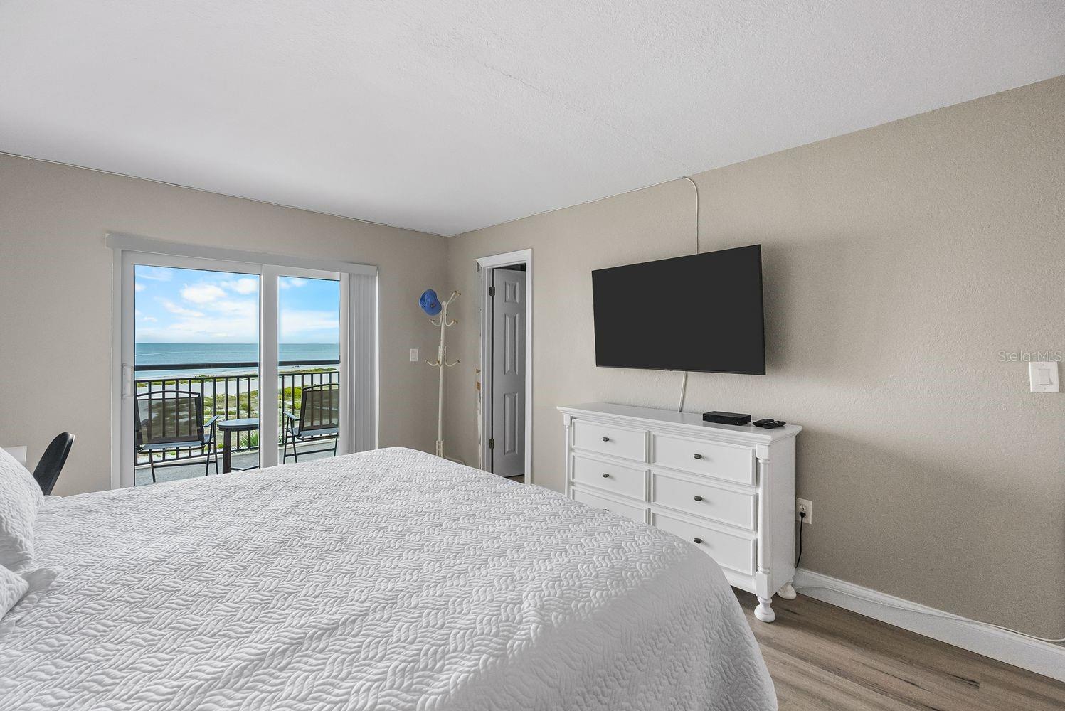 1270 GULF BLVD #606