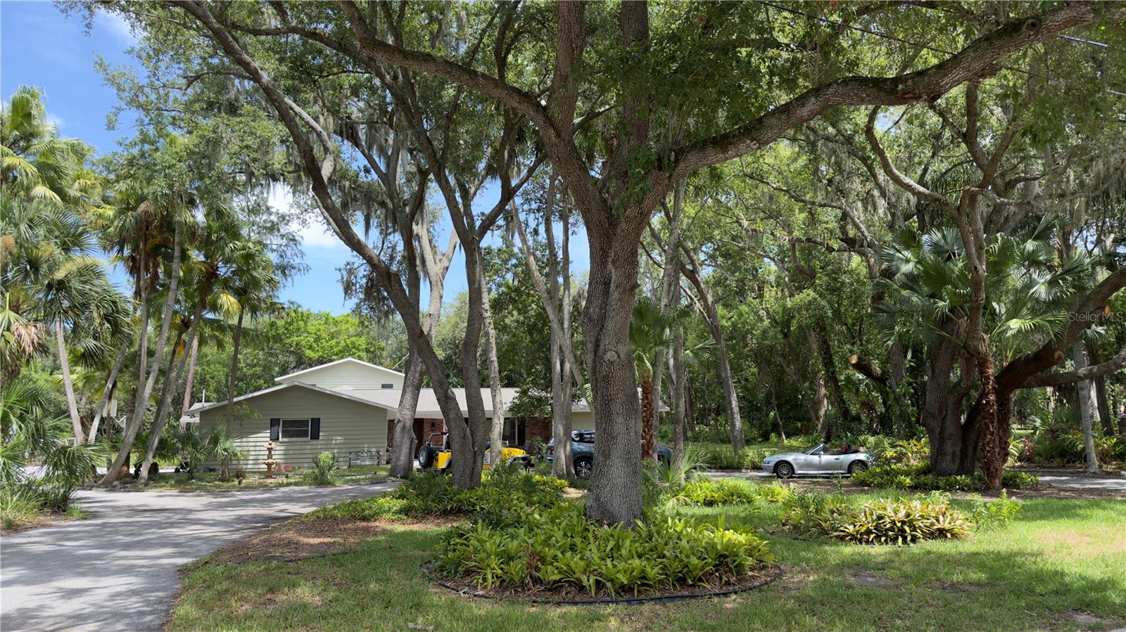 2125 HICKORY GATE DR E