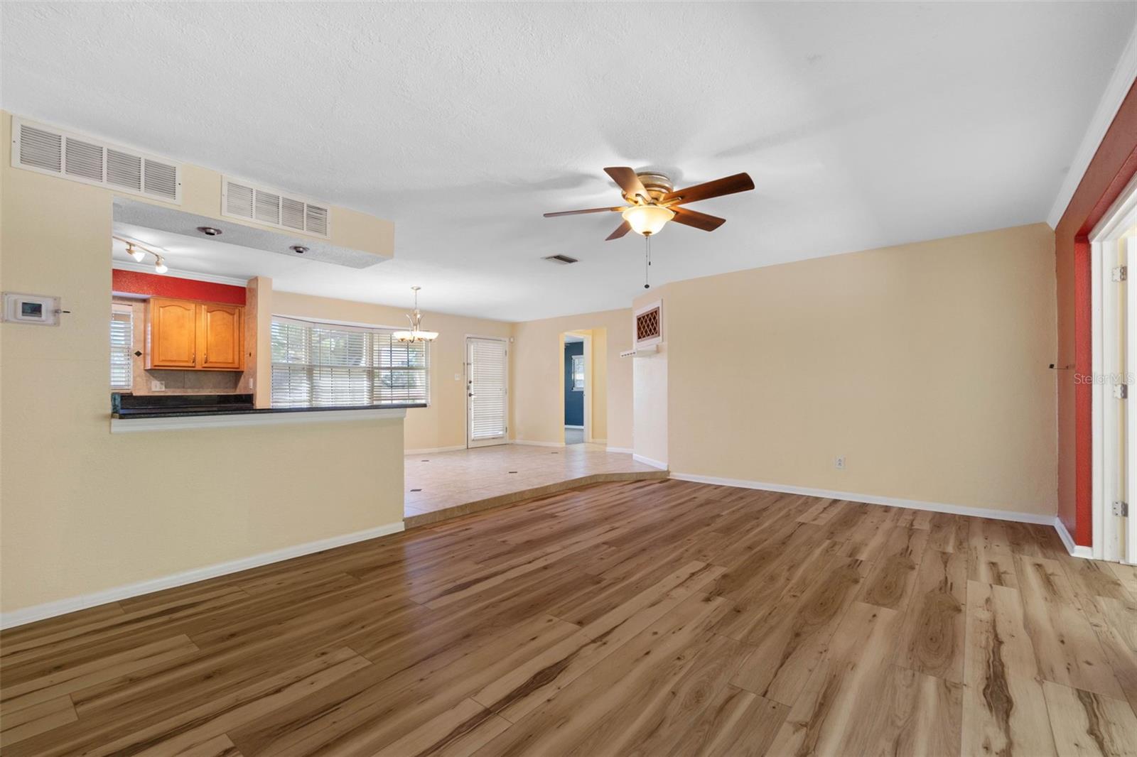 14331 APACHE AVE