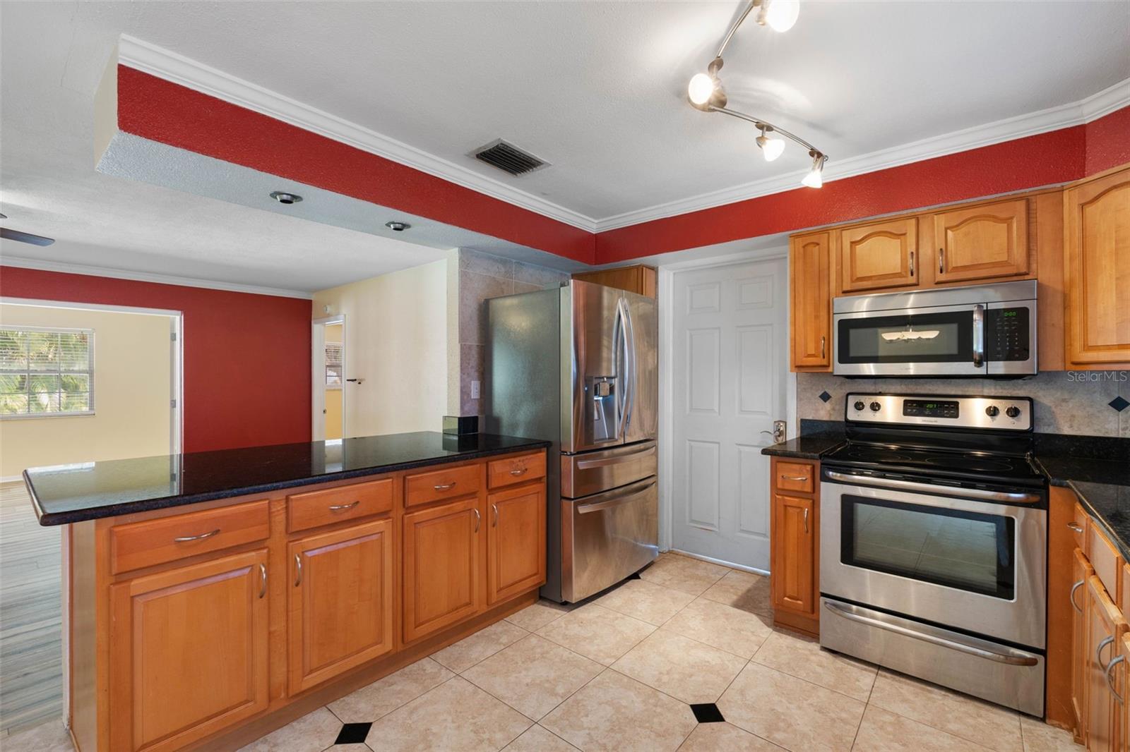 14331 APACHE AVE