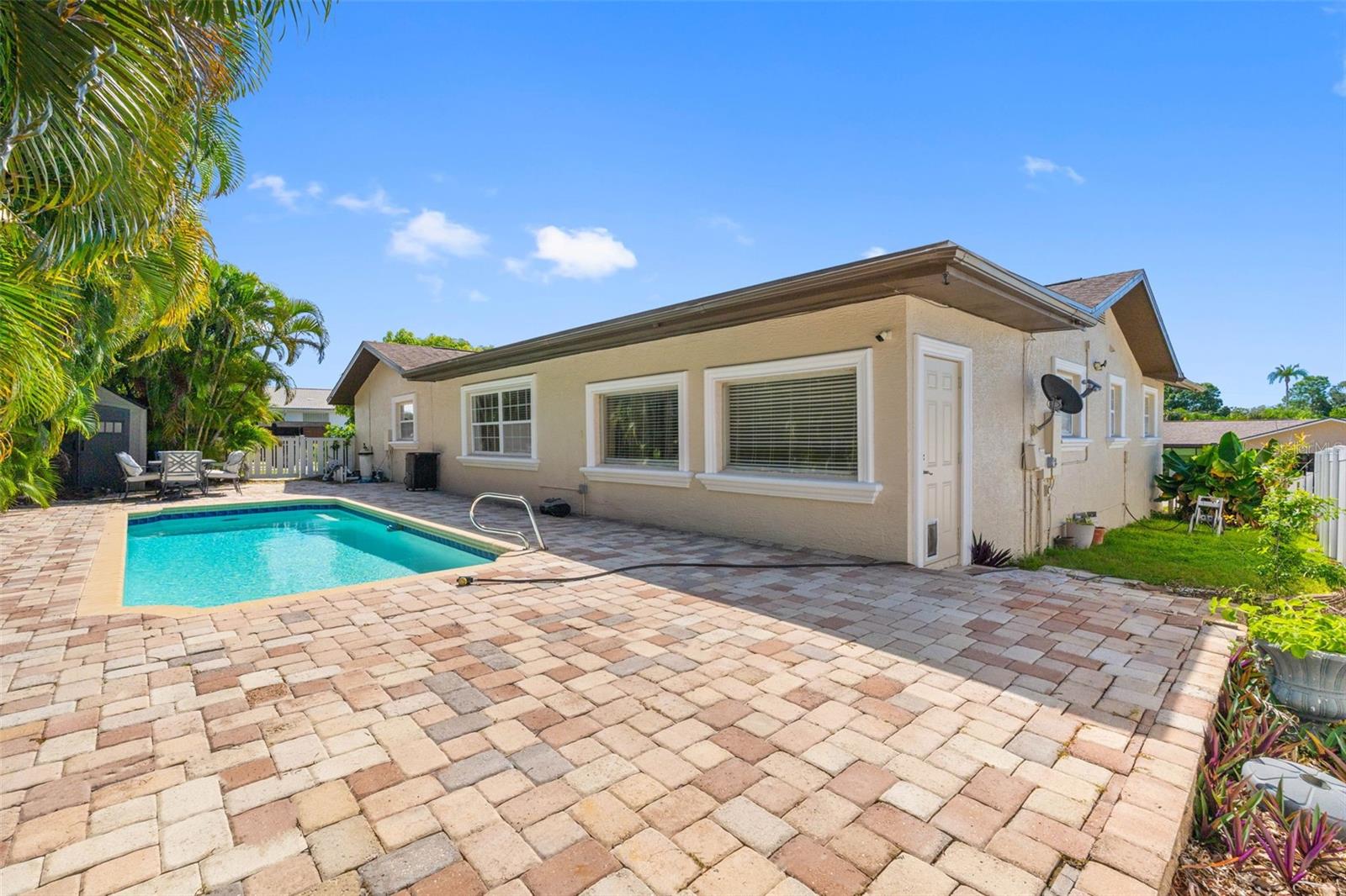 14331 APACHE AVE