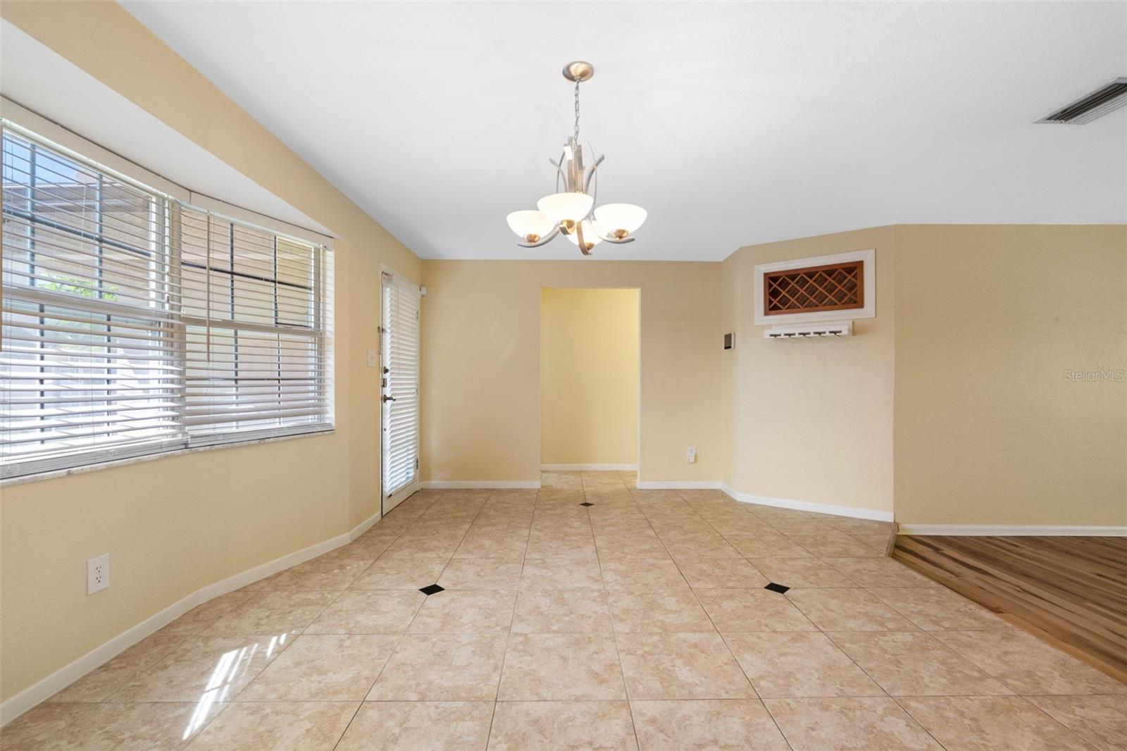 14331 APACHE AVE