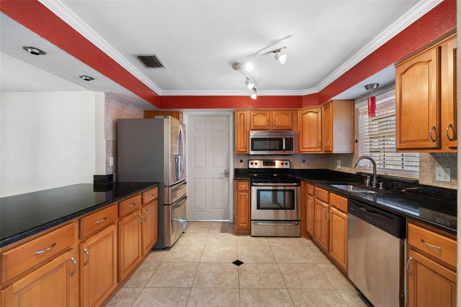 14331 APACHE AVE