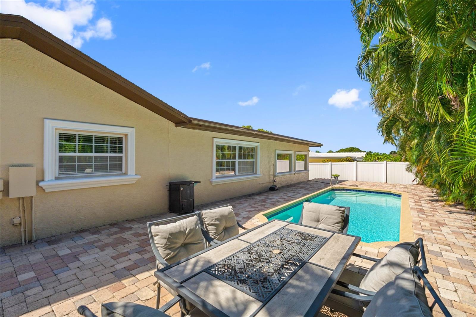14331 APACHE AVE