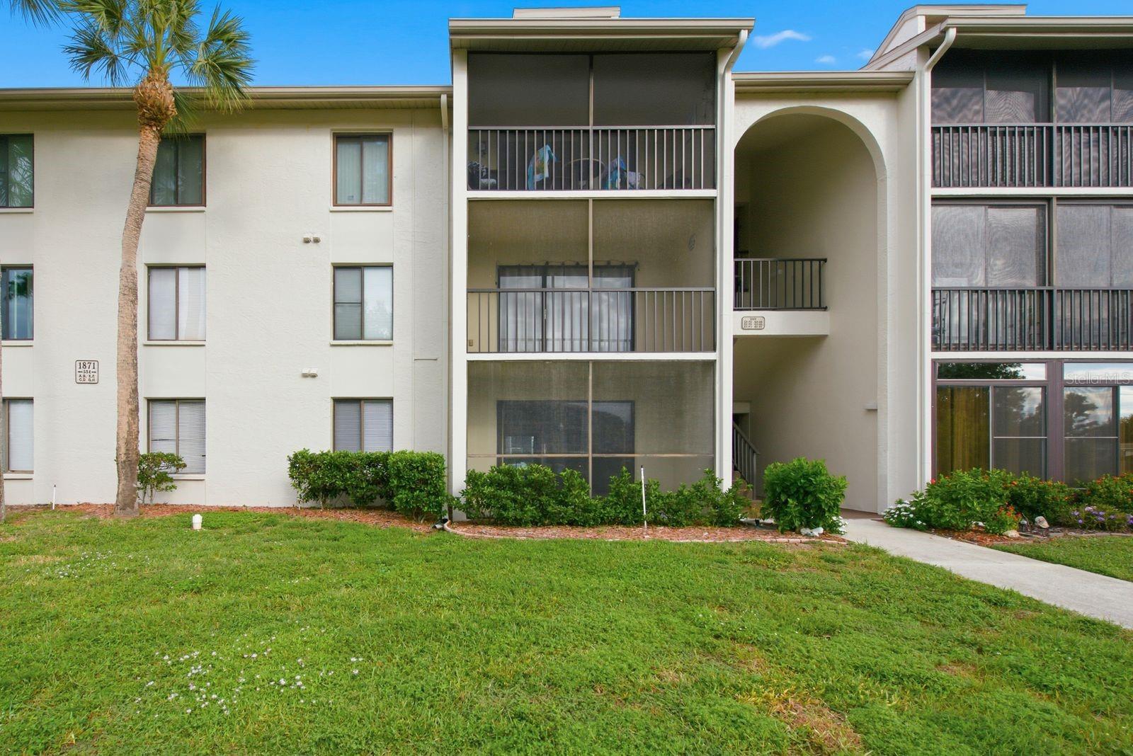 1871 PINE RIDGE WAY W #E1